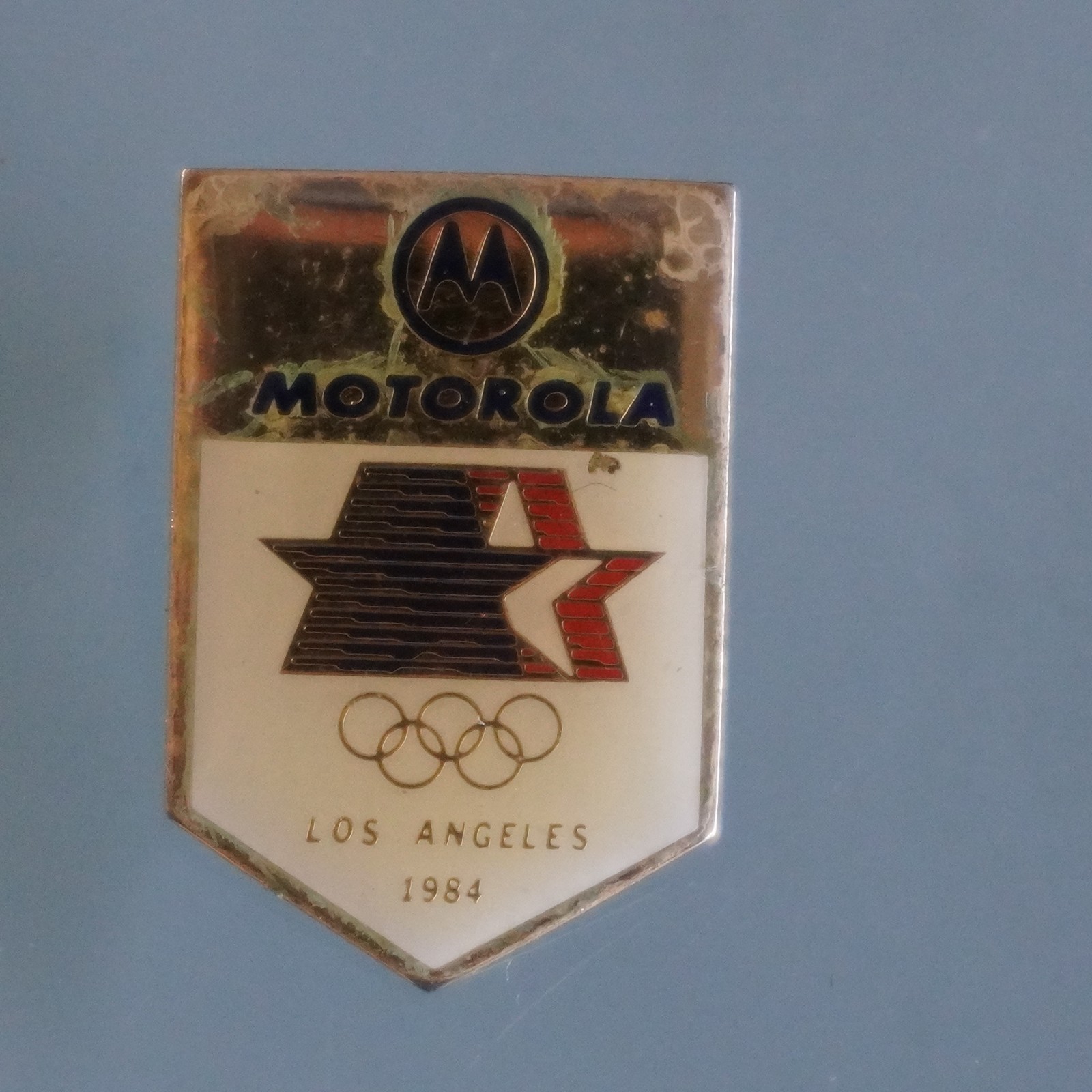 Vintage 1984 Los Angeles Olympics Motorola Sponsor Lapel Pin Gold Tone Enamel 1\