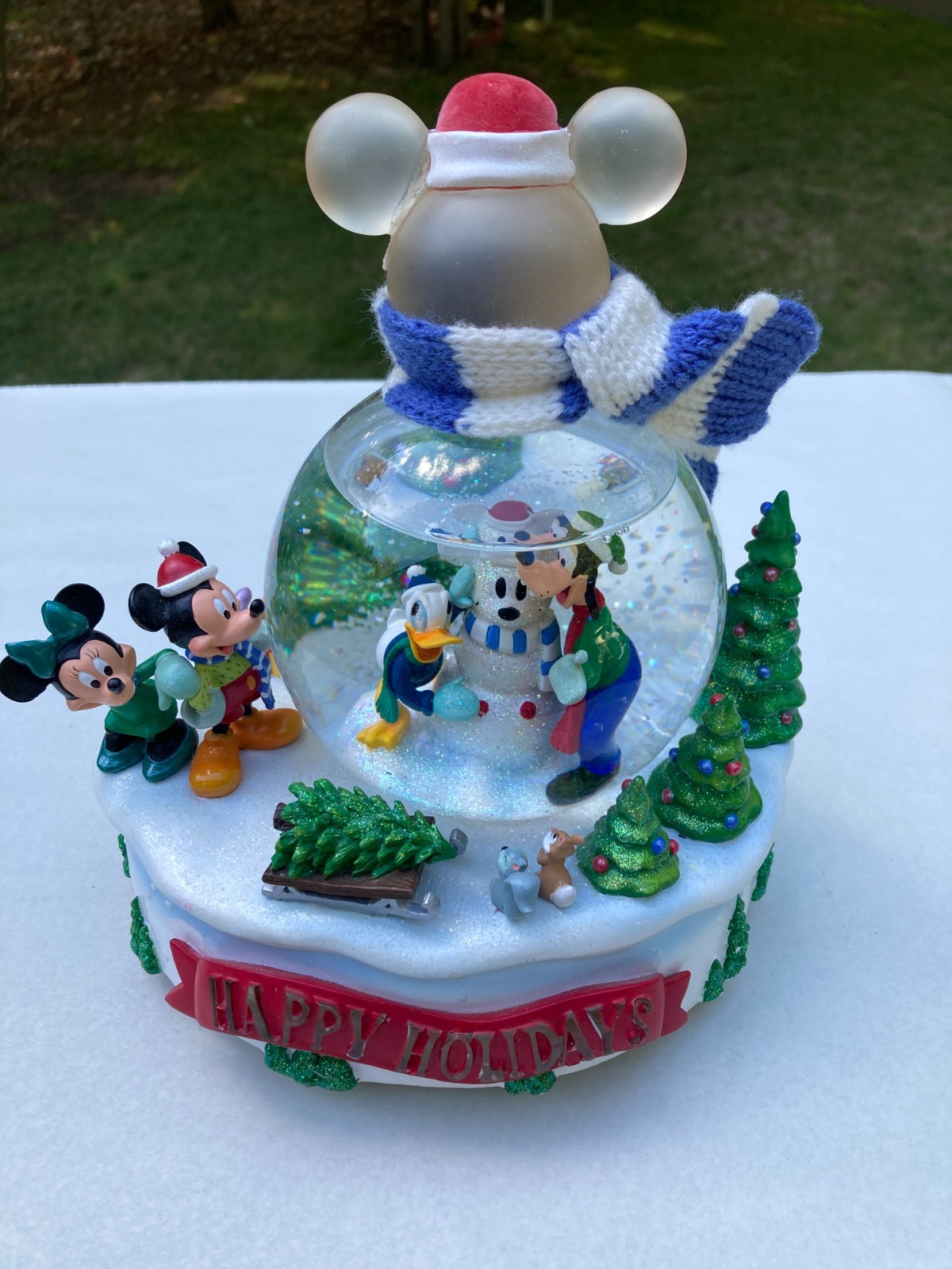 2001 DISNEY Mickey Mouse & Friends Happy Holidays Musical Snowglobe Goofy Minnie