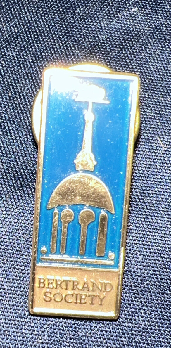 VINTAGE BERTRAND RUSSEL SOCIETY MEMBERSHIP PIN GOLD TONE COSTUME TIE TACK PIN 