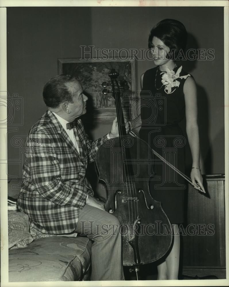 1963 Press Photo Mrs. James Stanfield former Barbara Bonville with Raymond Paige
