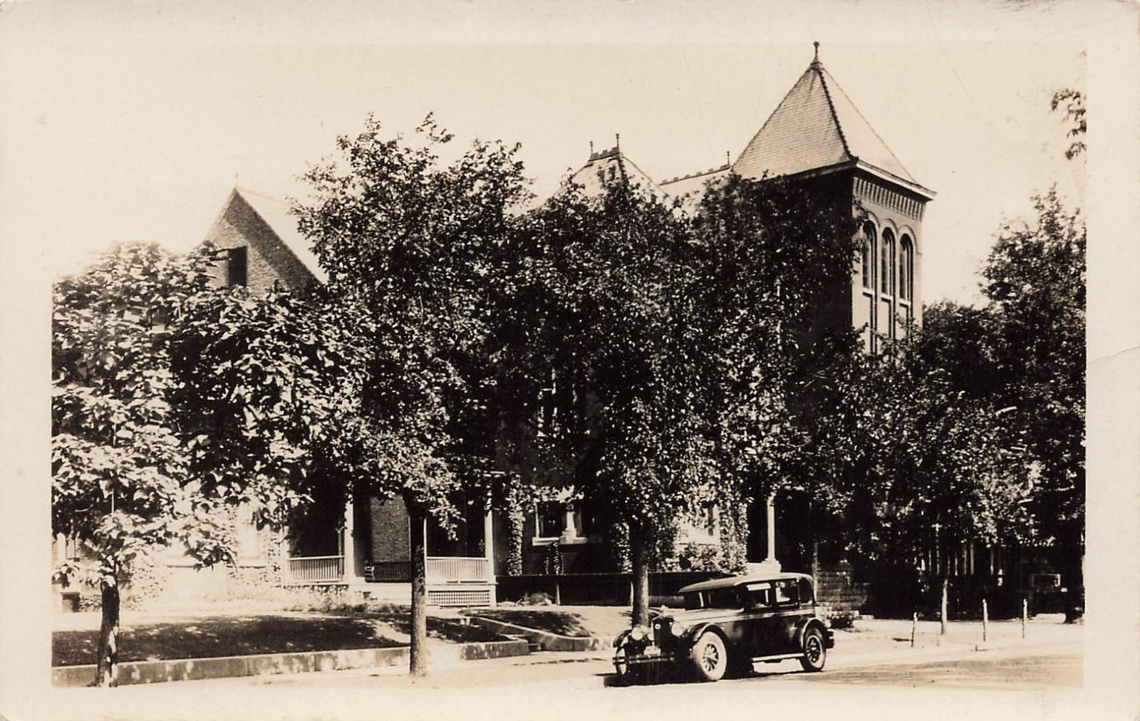 RPPC Rockford IL Court St Methodist Church Vintage Car c1928 Postcard 070626