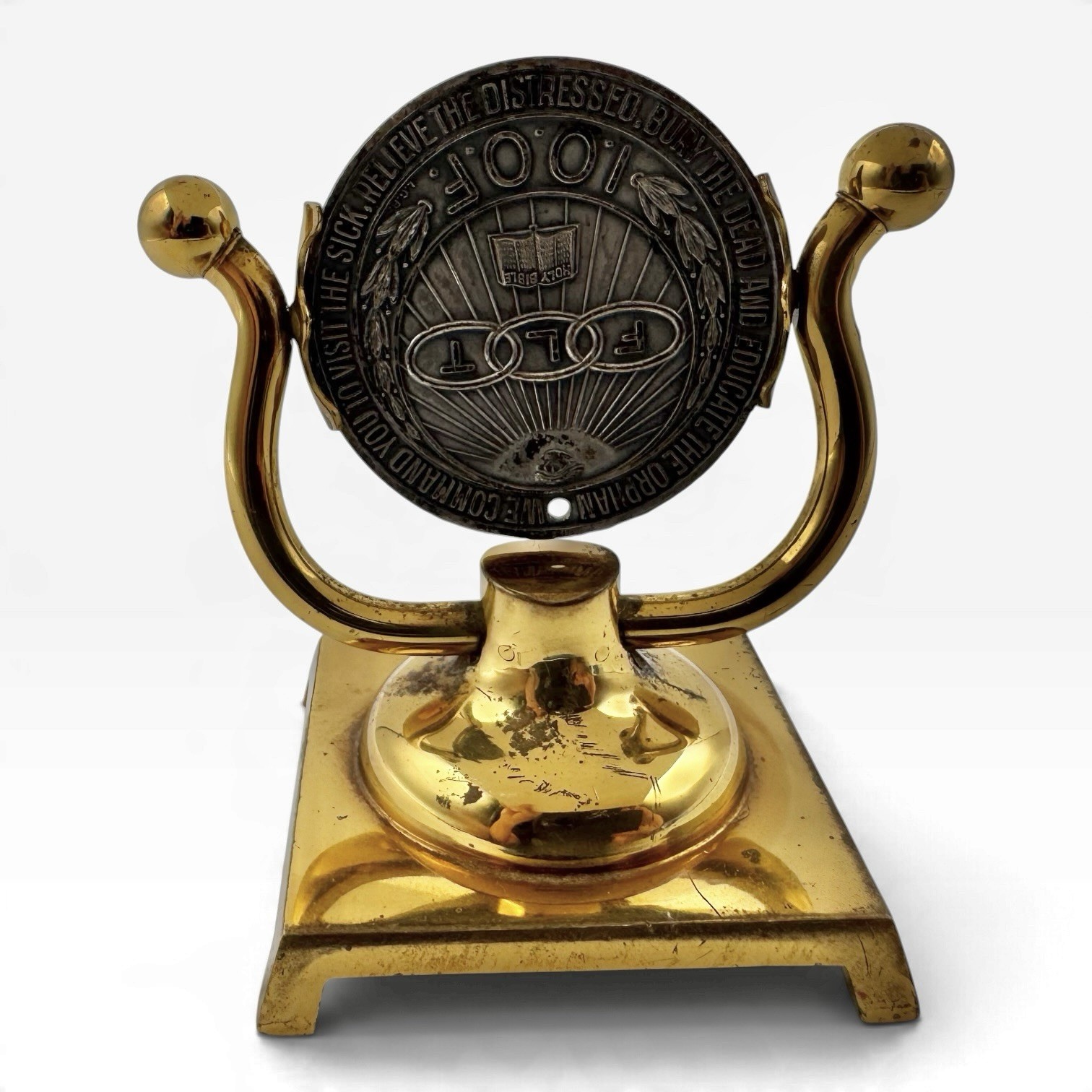 ODD FELLOWS SGL MEDALLION The SOVEREIGN GRAND LODGE oF IOOF 1834 Display Stand