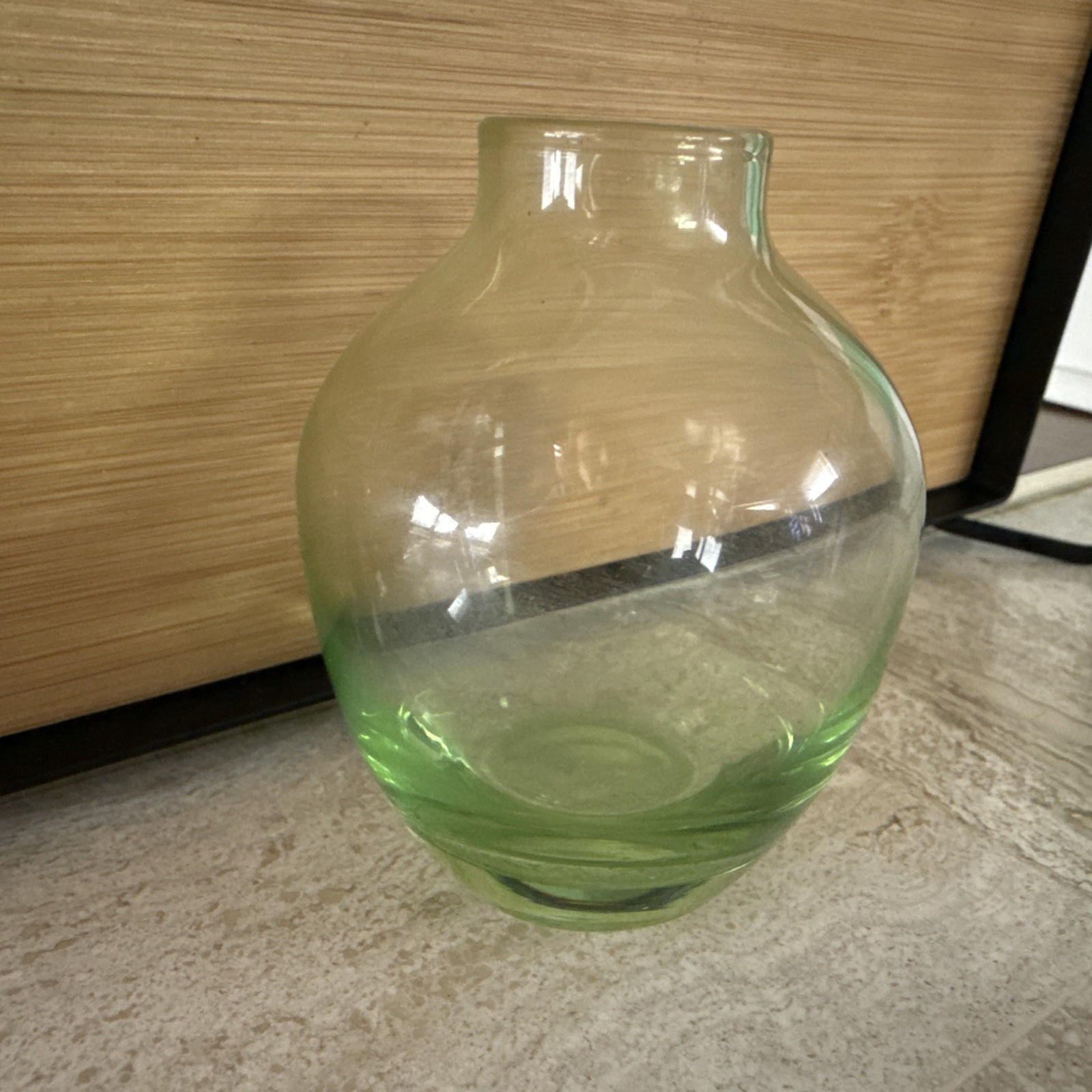 Vtg Hand Blown Monature Bud Green Vase (3”x 2.5”)
