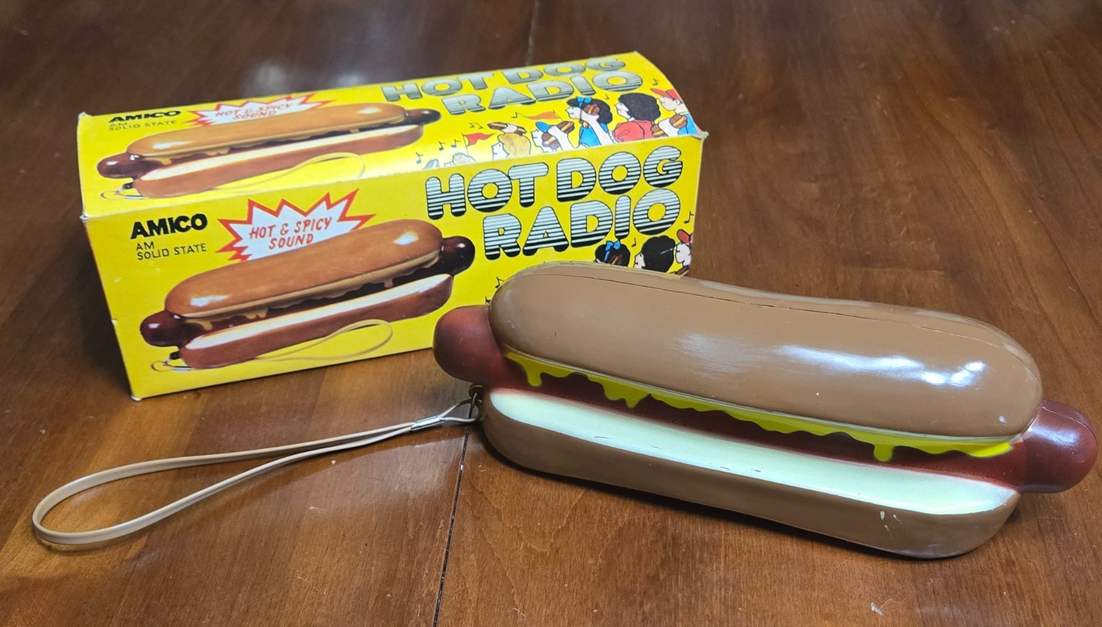 Vintage Amico Hot Dog AM Solid State Radio for Repair w/ Box - Powers On, Static