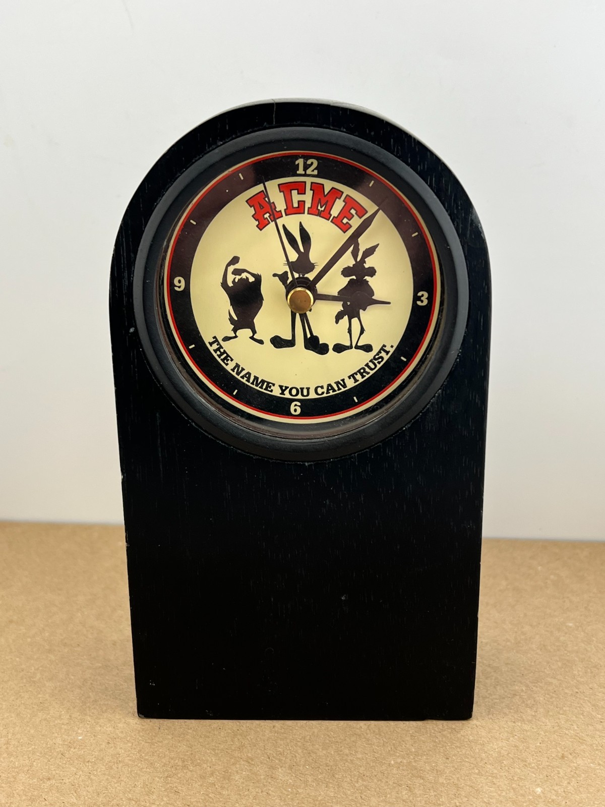 Vtg '93 Warner Bros ACME Desk Clock Bugs Taz Wile E. Coyote Shadow Figures WORKS