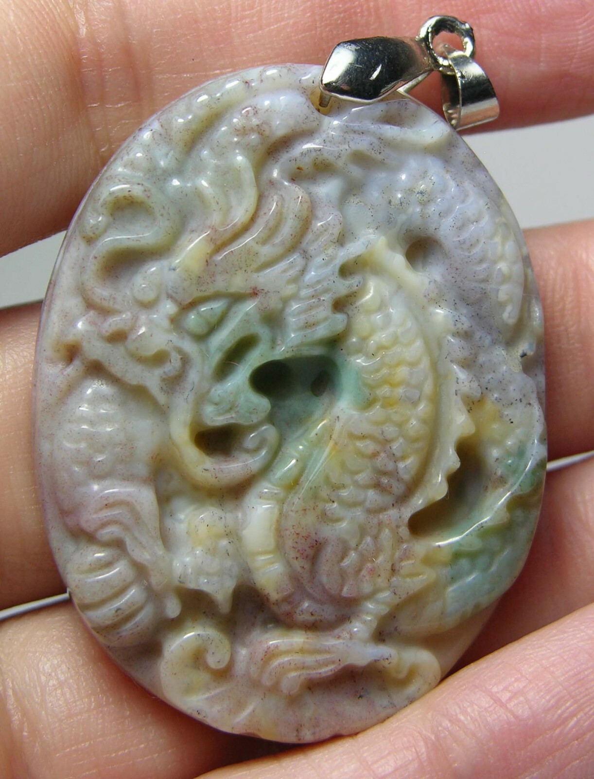 #16 81.80ct India 100% Natural Agate Hand Carving Dragon Pendant 16.35g 43.00mm