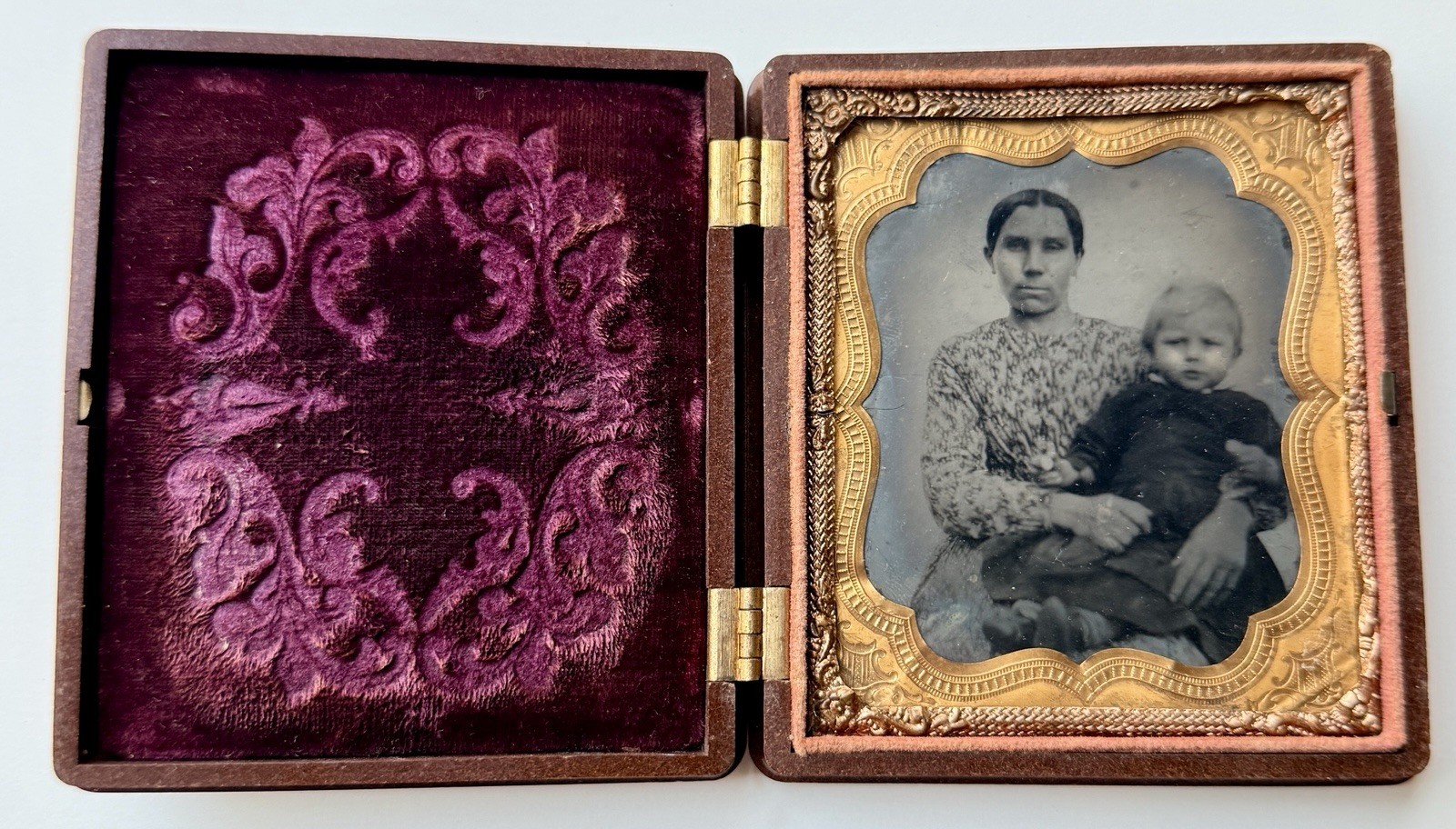 Antique 1/6 Plate Tintype Mother & Child, Thermoplastic Union Case, Peck, Lilies