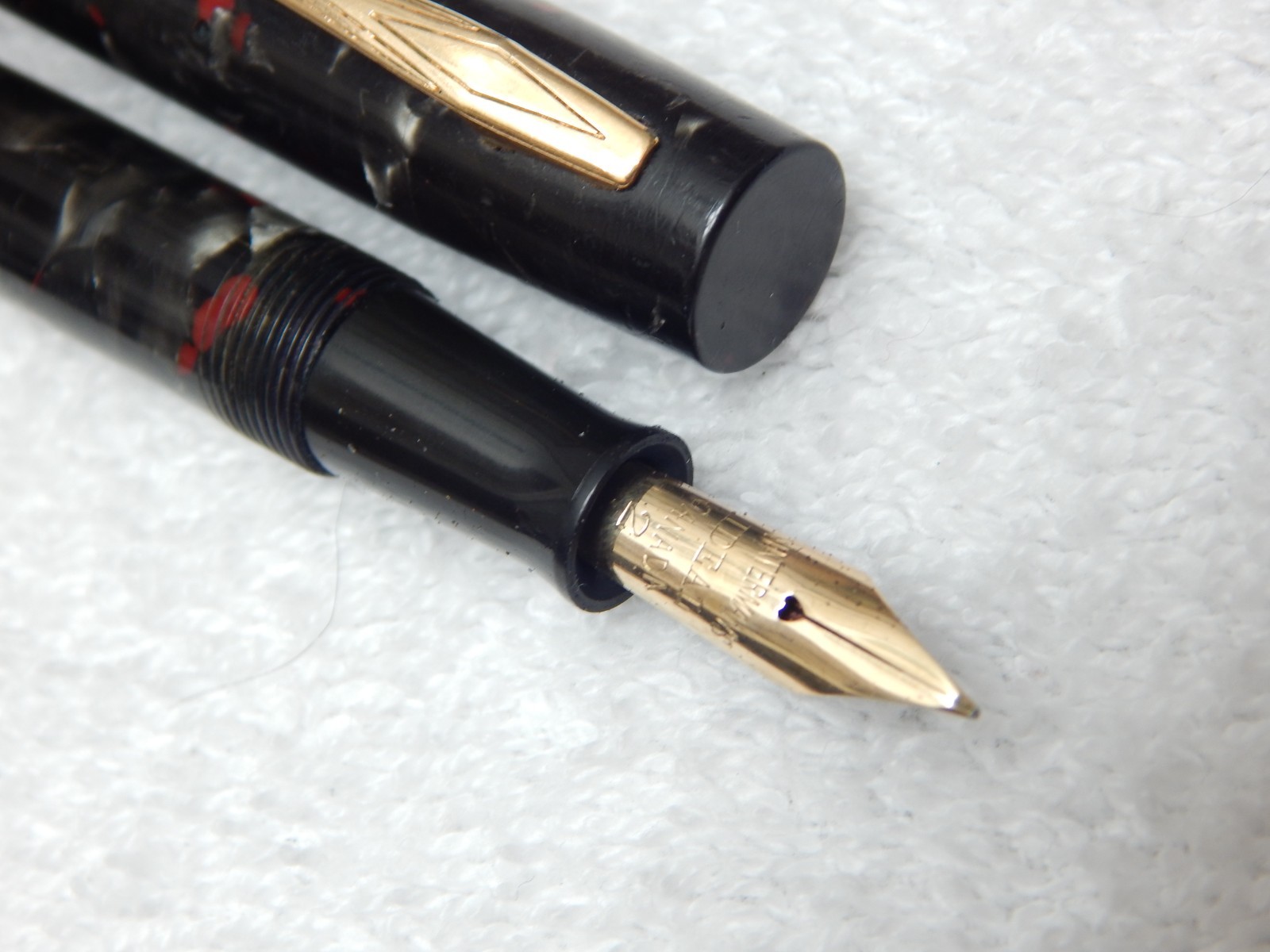 LOT# 422Y. VINTAGE WATERMAN 'S 92 FOUNTAIN PEN. SUPER FLEX NIB, M TO BBB+