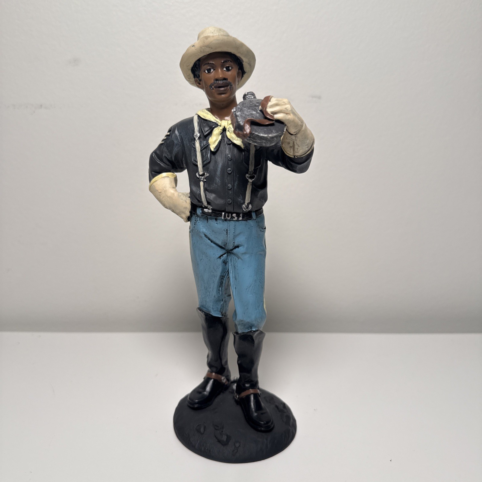 Professional: 9th Cav. Soldier AA Figurines,Sculptures & Figurines, Camouflage