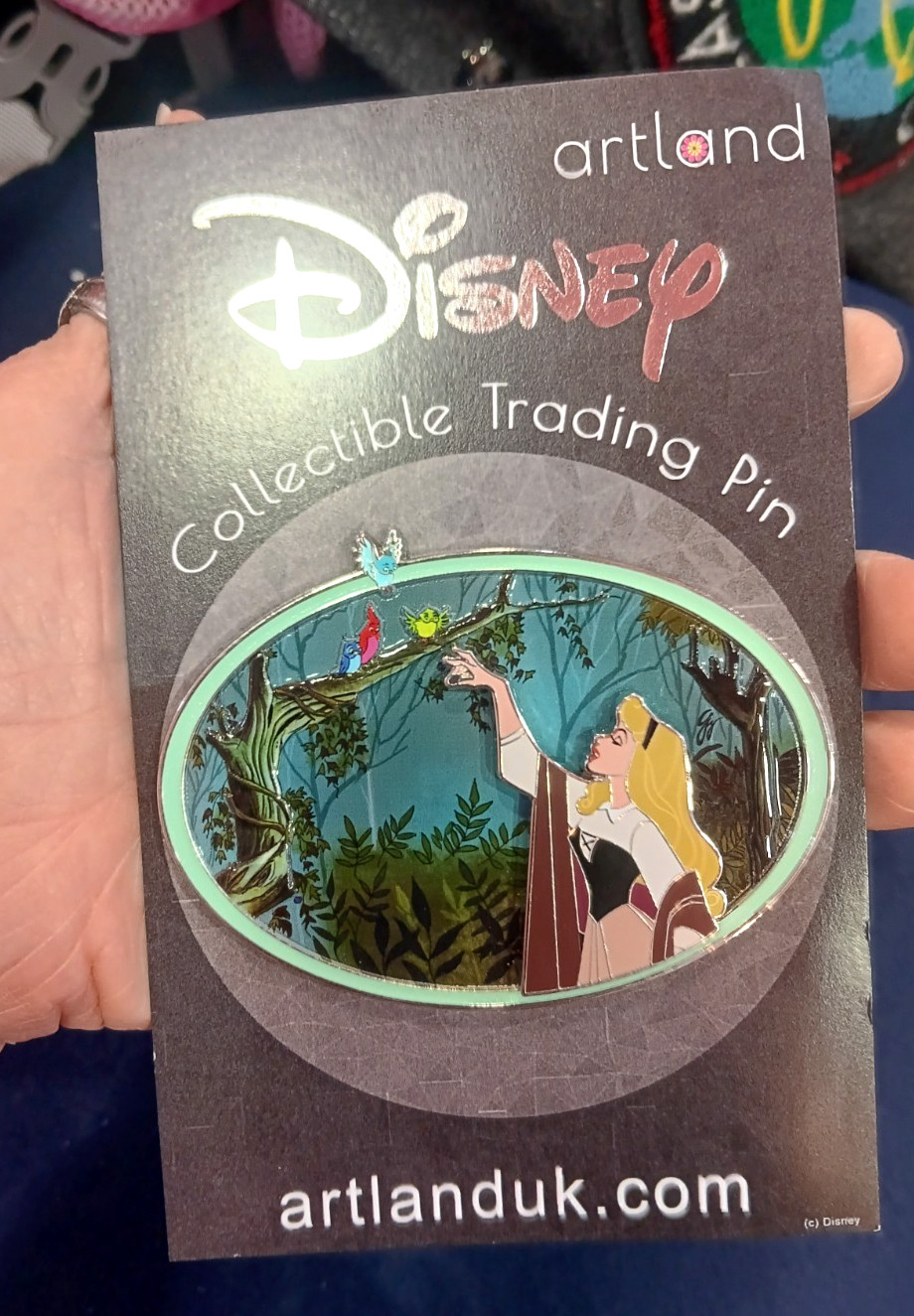 Disney Artland Sleeping Beauty Briar Rose Artist Proof #20 Jumbo pin RARE