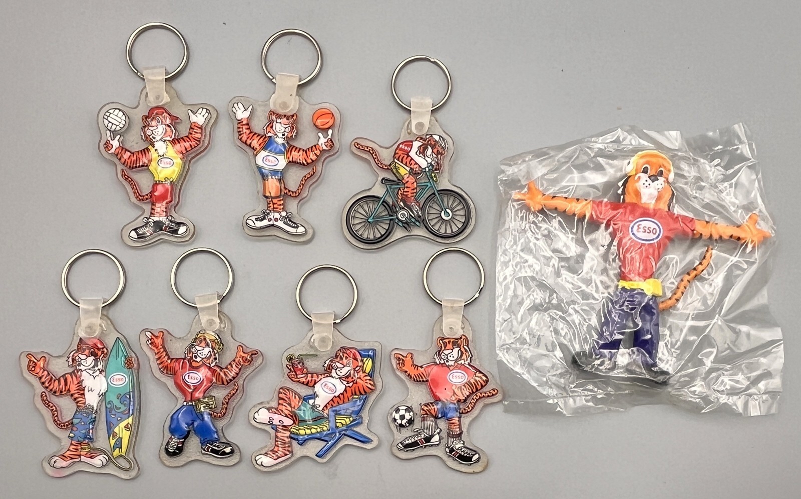 ESSO OIL & GAS PROMO TIGER KEYCHAIN KEYRING LOT of 8 - 2.5