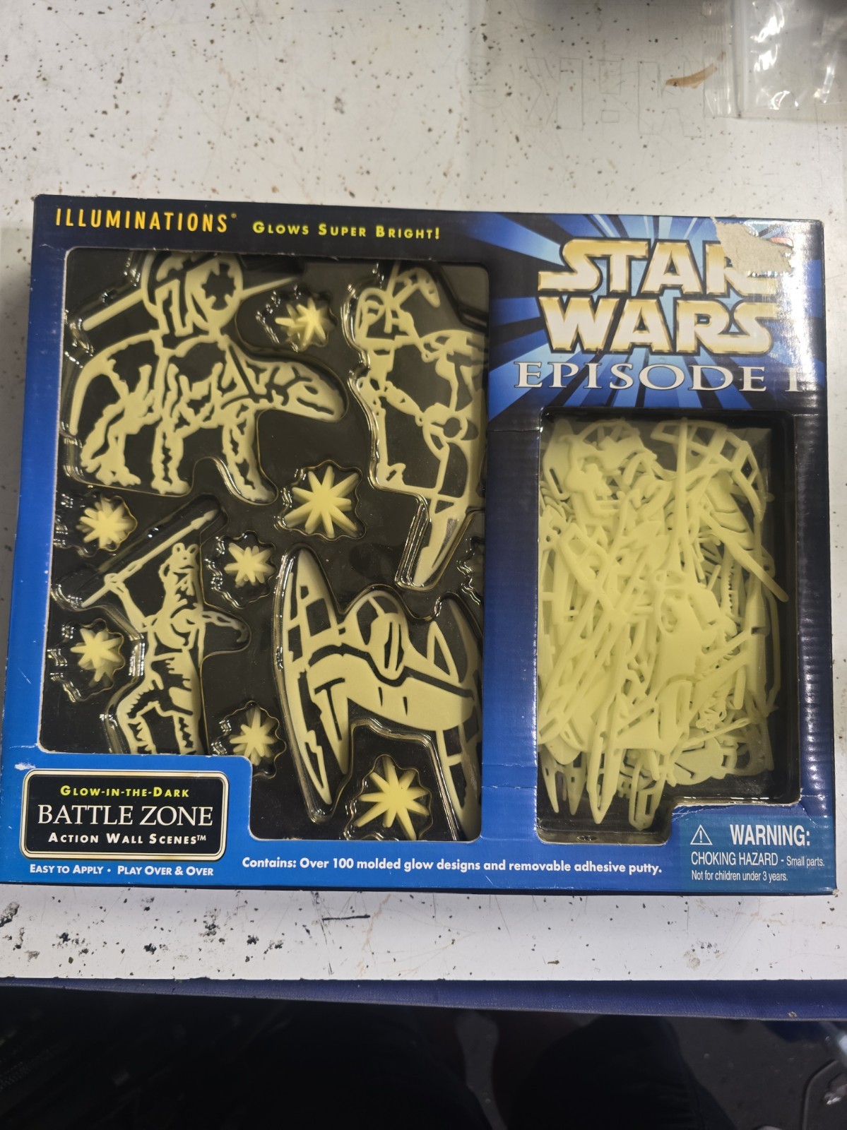 STAR WARS EPISODE 1 ILLUMINATIONS GLOW IN THE DARK BATTLE ZONE - NEW IN BOX