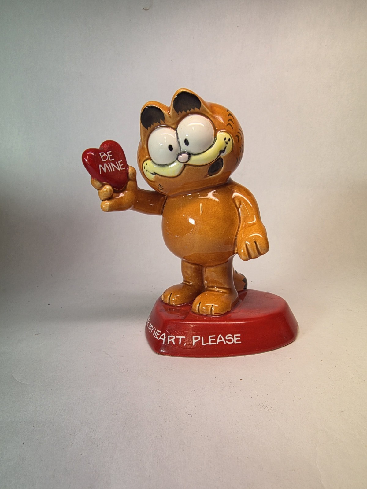 Vintage 1981 Garfield Enesco Ceramic Figurine Take My Heart Please Heart