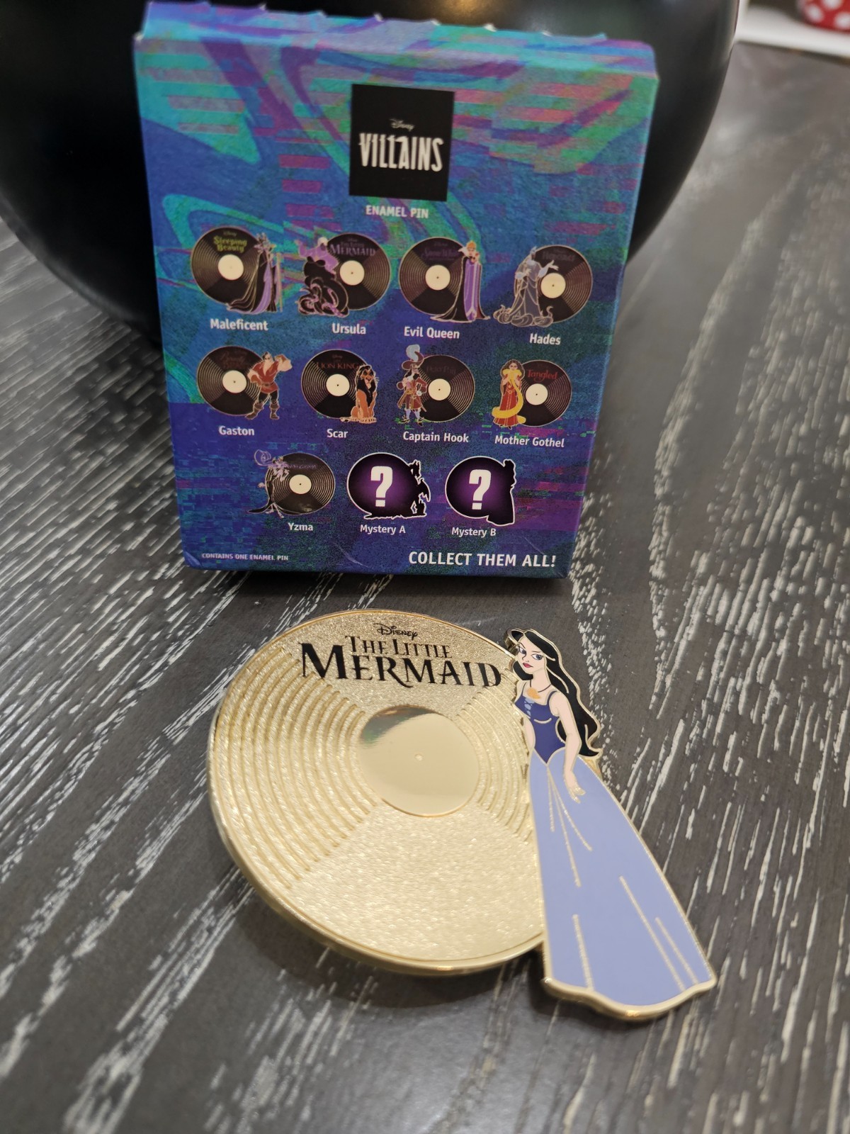 Disney Palm Villains Vinyl Records Jumbo Mystery Trading Pins Vanessa Chaser LE
