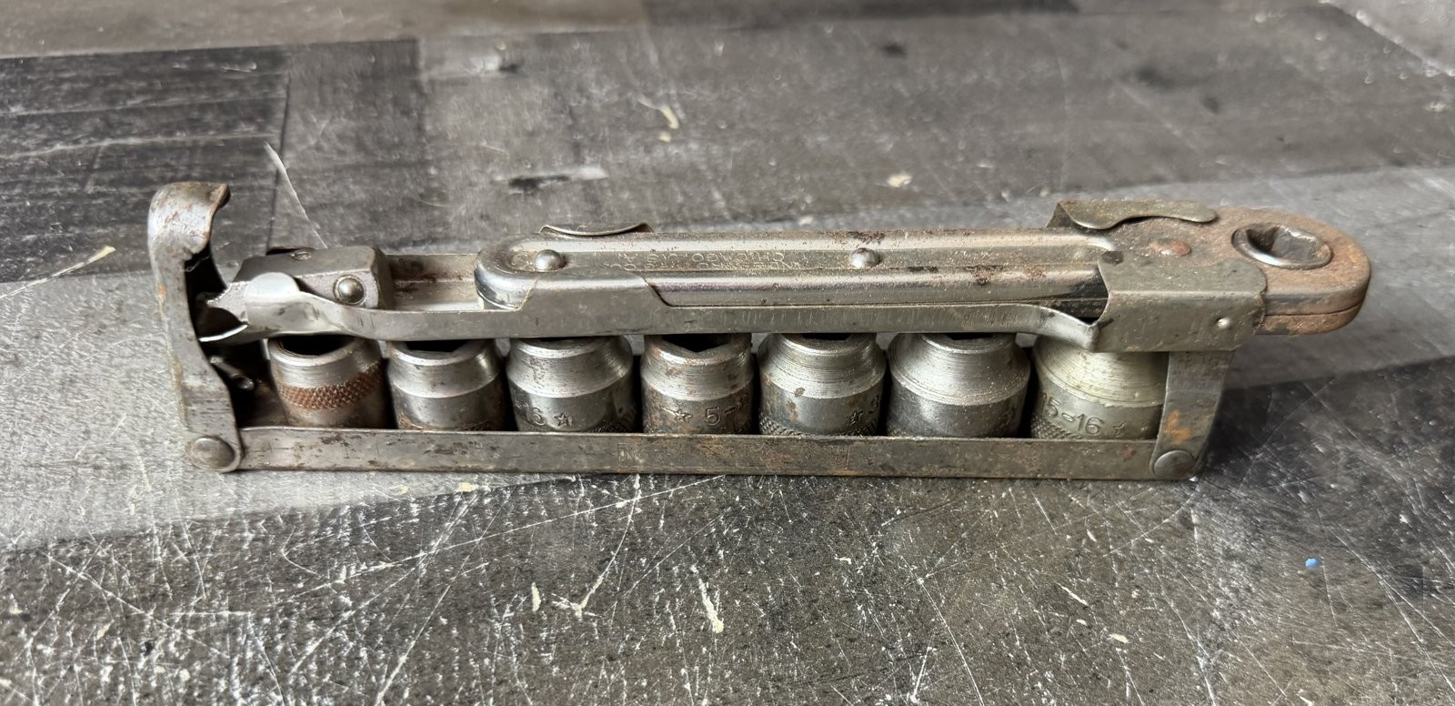 Vintage Indestro Chicago Pocket Socket Set Ratchet Folding Case 1/2-15/16 SAE