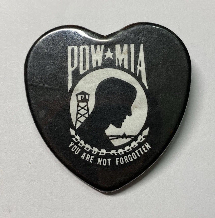 POW MIA Button Metal Heart-shaped Pin You are not Forgotten