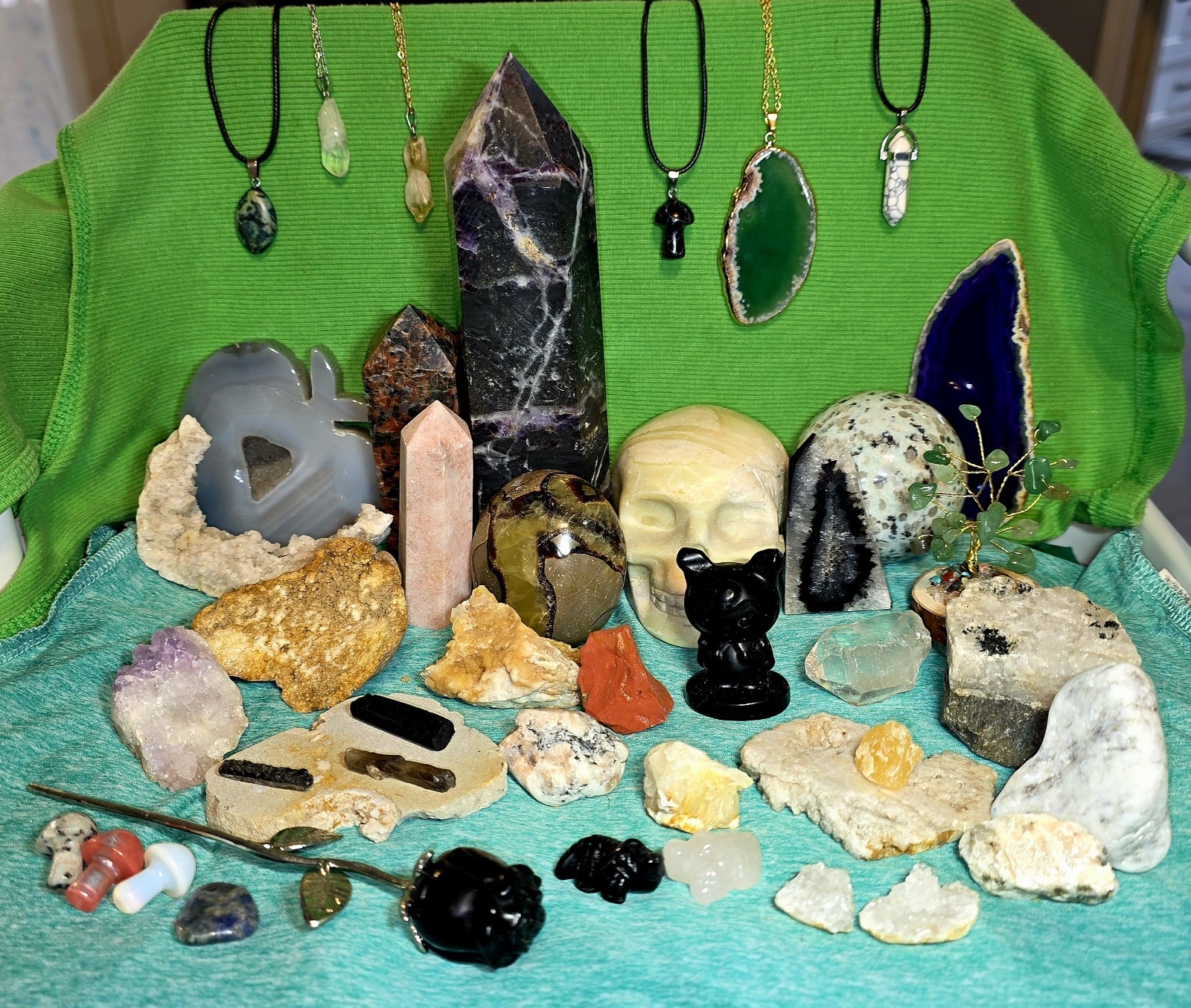 7.5LB HUGE LOT Crystal Mineral Retail$799 Sphere Skull Tower Rare Amythest Onyx