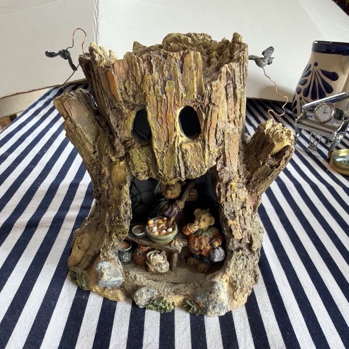 Boyds Bears & Friends Halloween Tree Stump Bear Resin Figurine Painted 10\
