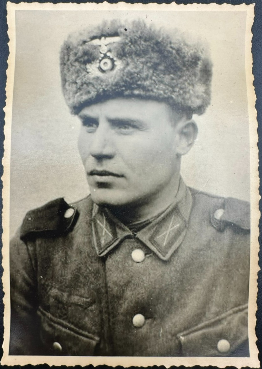 WWII German Soldier Photo Whermacht Winter Fur Cap Pelzmütze Eastern Front