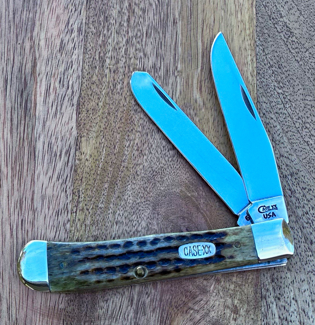 Case xx 1998 Green bone pocket worn trapper. MINT with box. Less common piece.