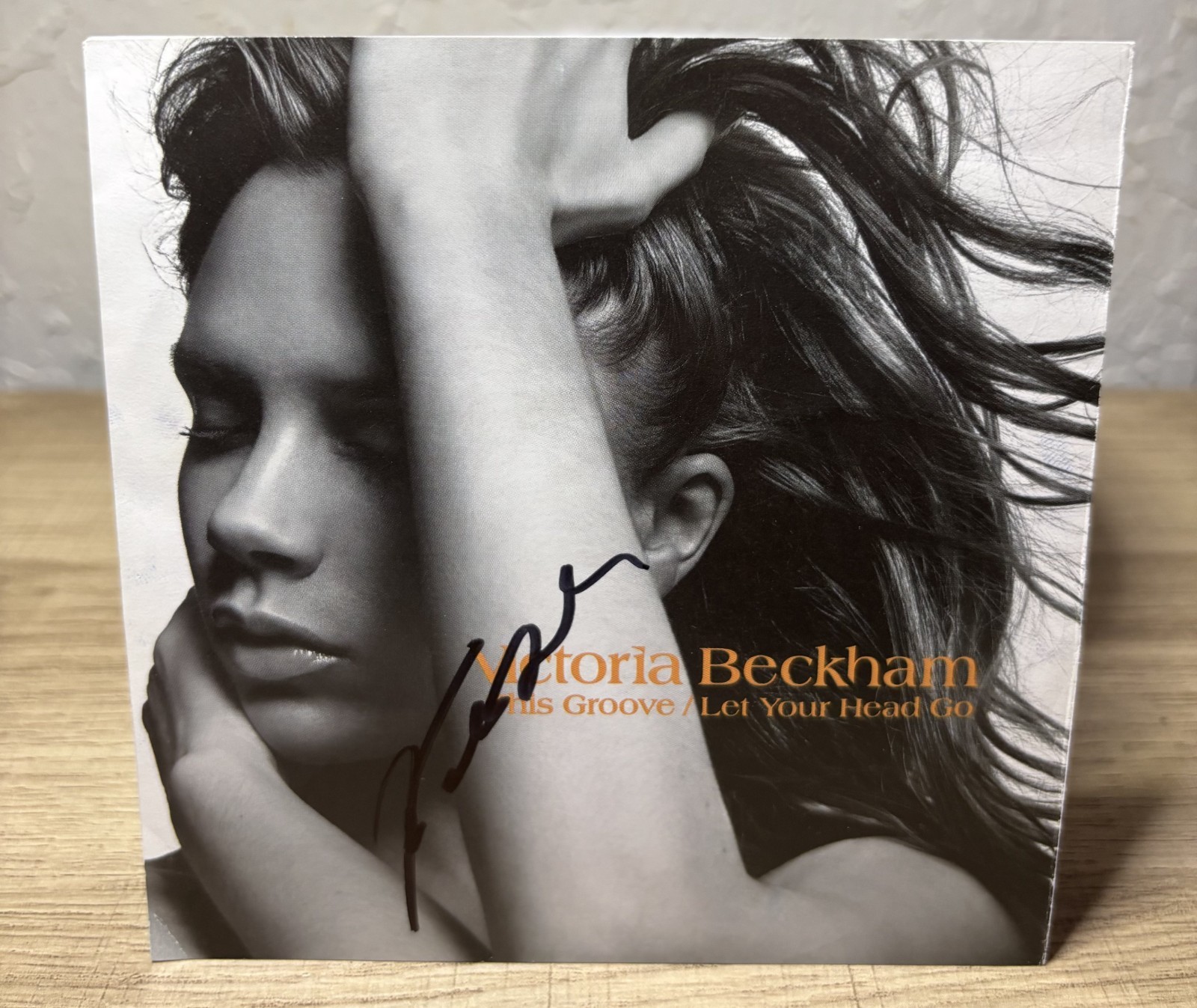 Fashion Icon Victoria Beckham Signed Single Cover RARE\