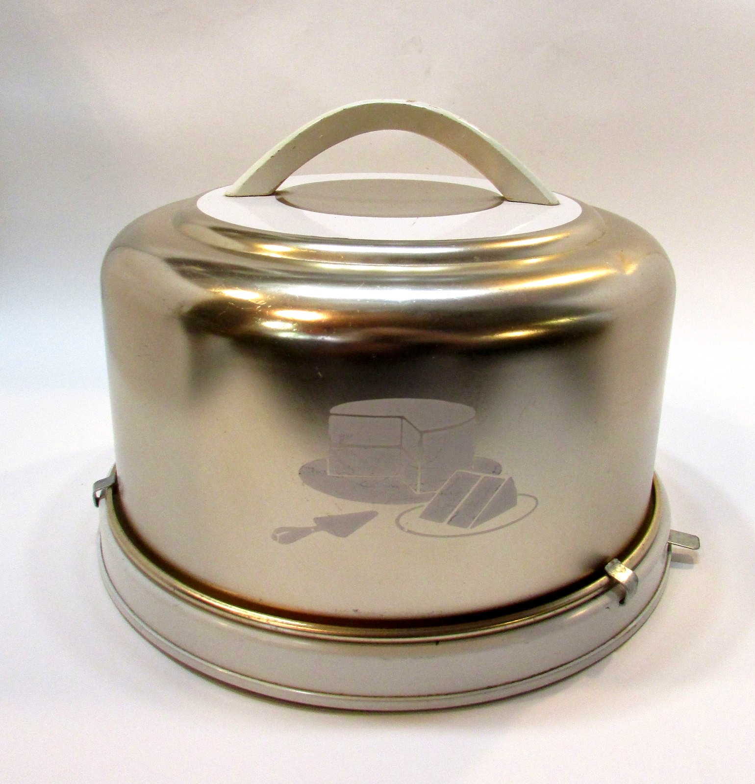Old 1950\'s Mirro Goldtone Aluminum Cake Saver Carrier w Wood Handle Locking Base