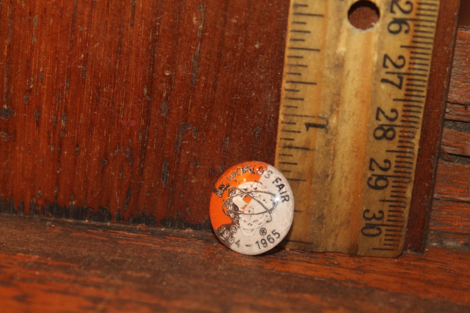 One 1964-1965 New York World\'s Fair Clear Plastic Jewel Button Insert Token ASIS