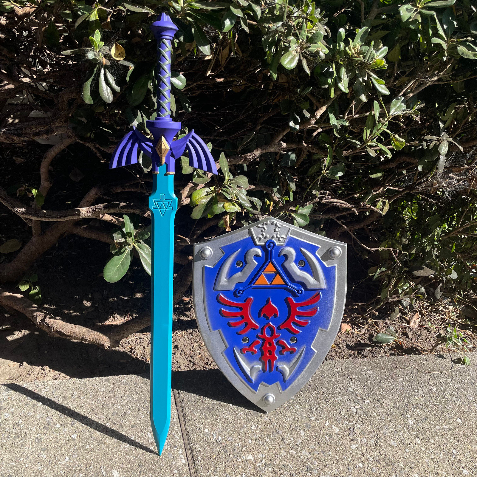 Legend of Zelda Link Hylian Master Skyward Sword+Shield PU Foam Prop Costume Toy