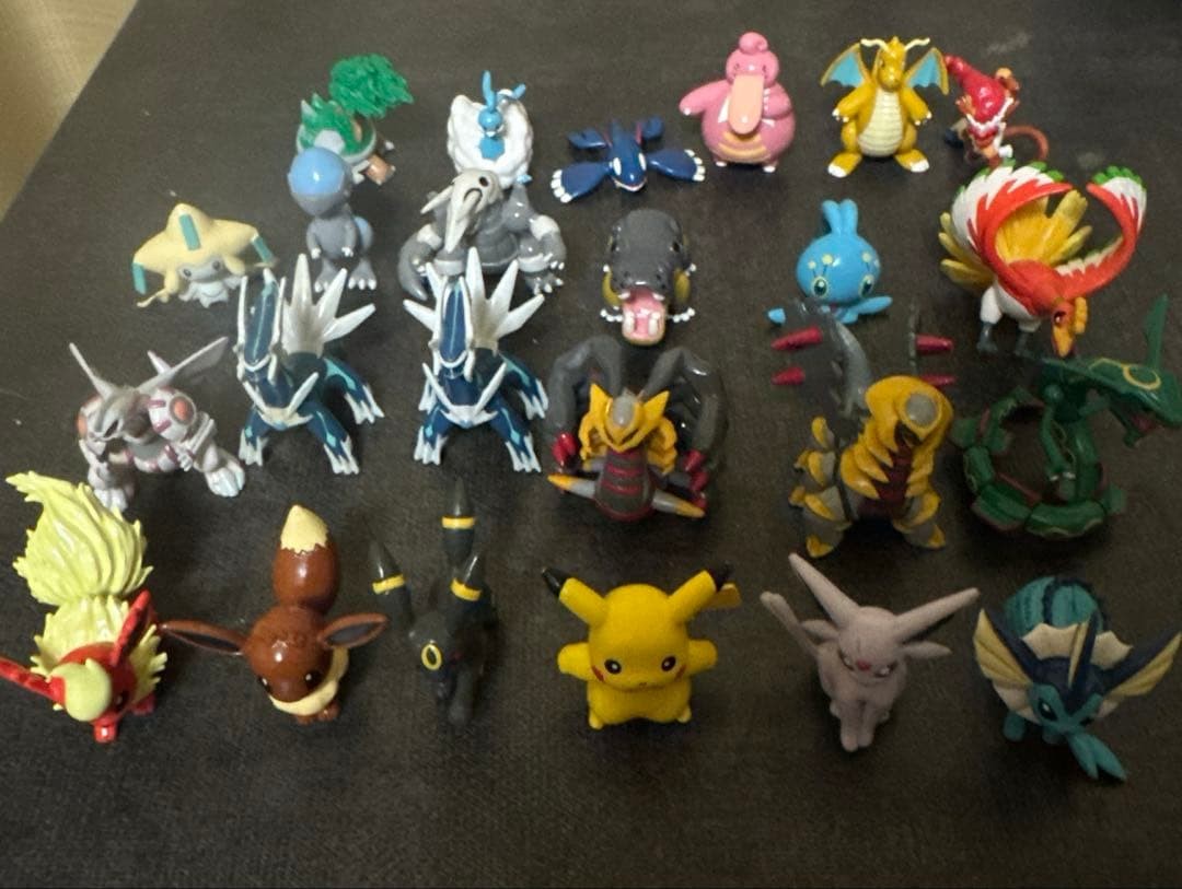 TOMY Pokemon Moncolle 2006 2007 Figure Lot Collectible 13+