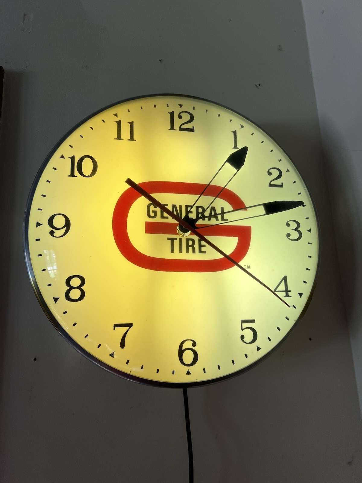 Original General Tire Advertising Clock Like A Pam