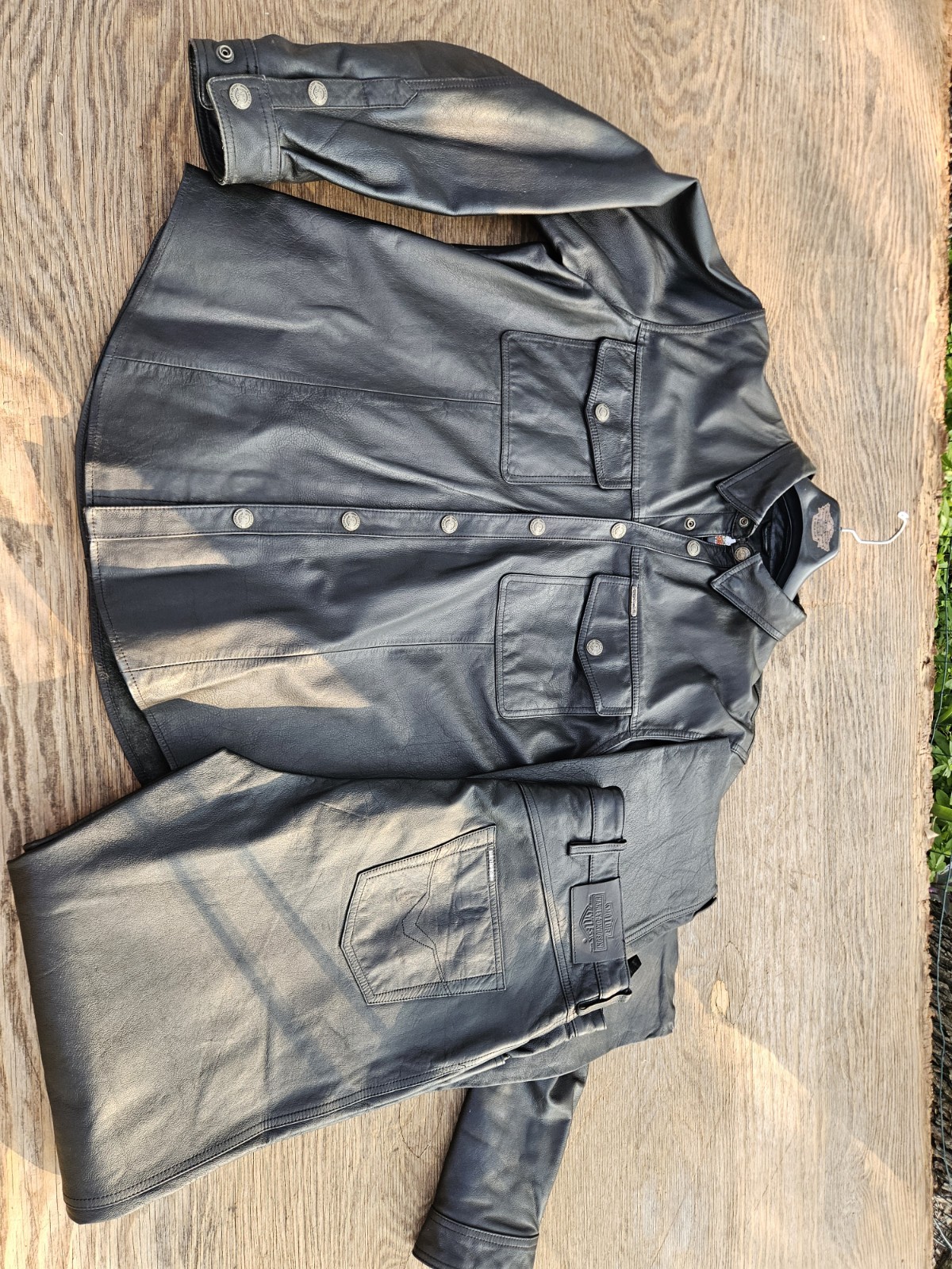 Harley Davidson Mens Leather Set - XL Light Jacket and Size 40 Leather Pants Set
