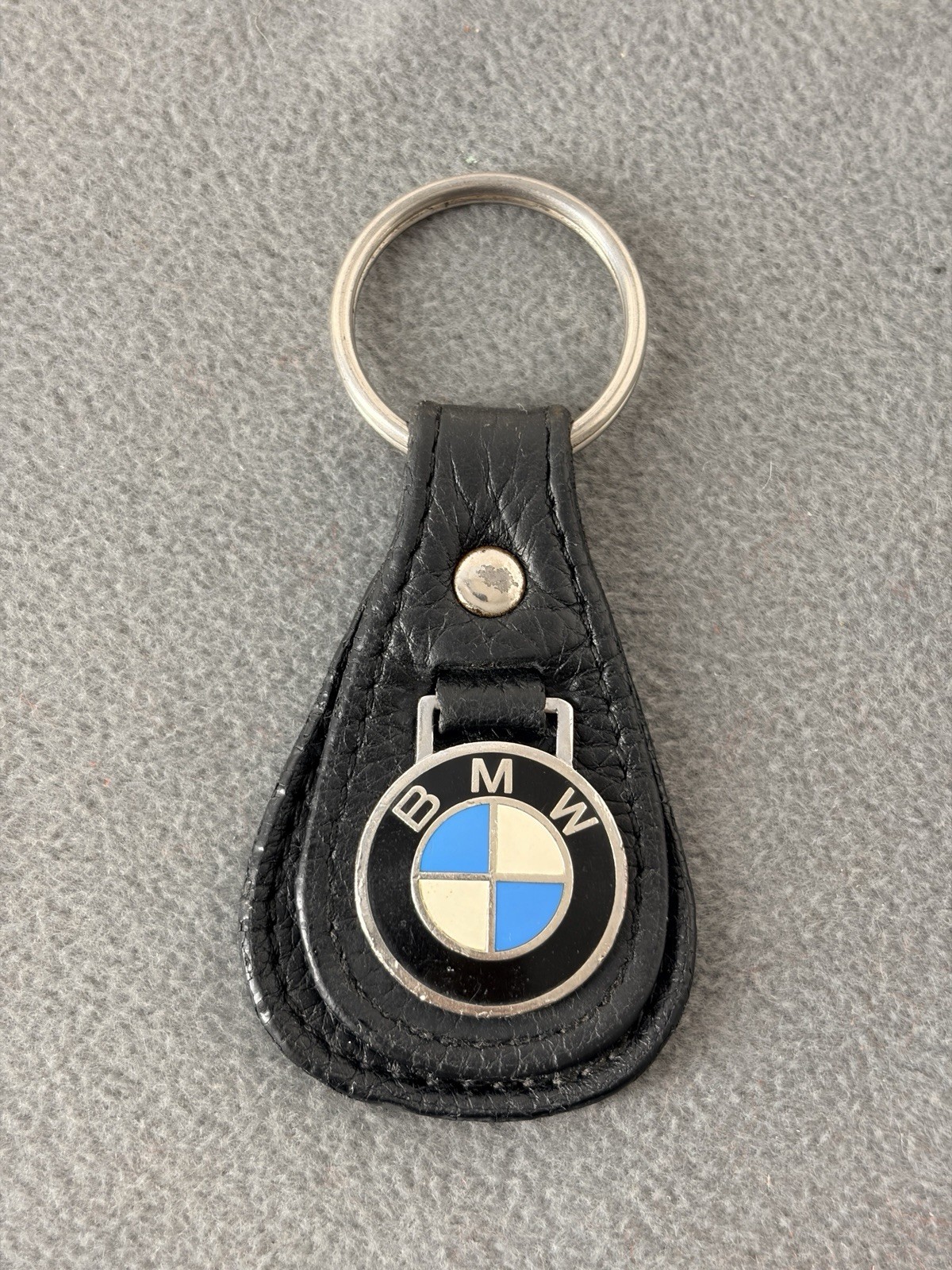 VINTAGE BMW BLACK LEATHER KEYCHAIN - KEYRING 