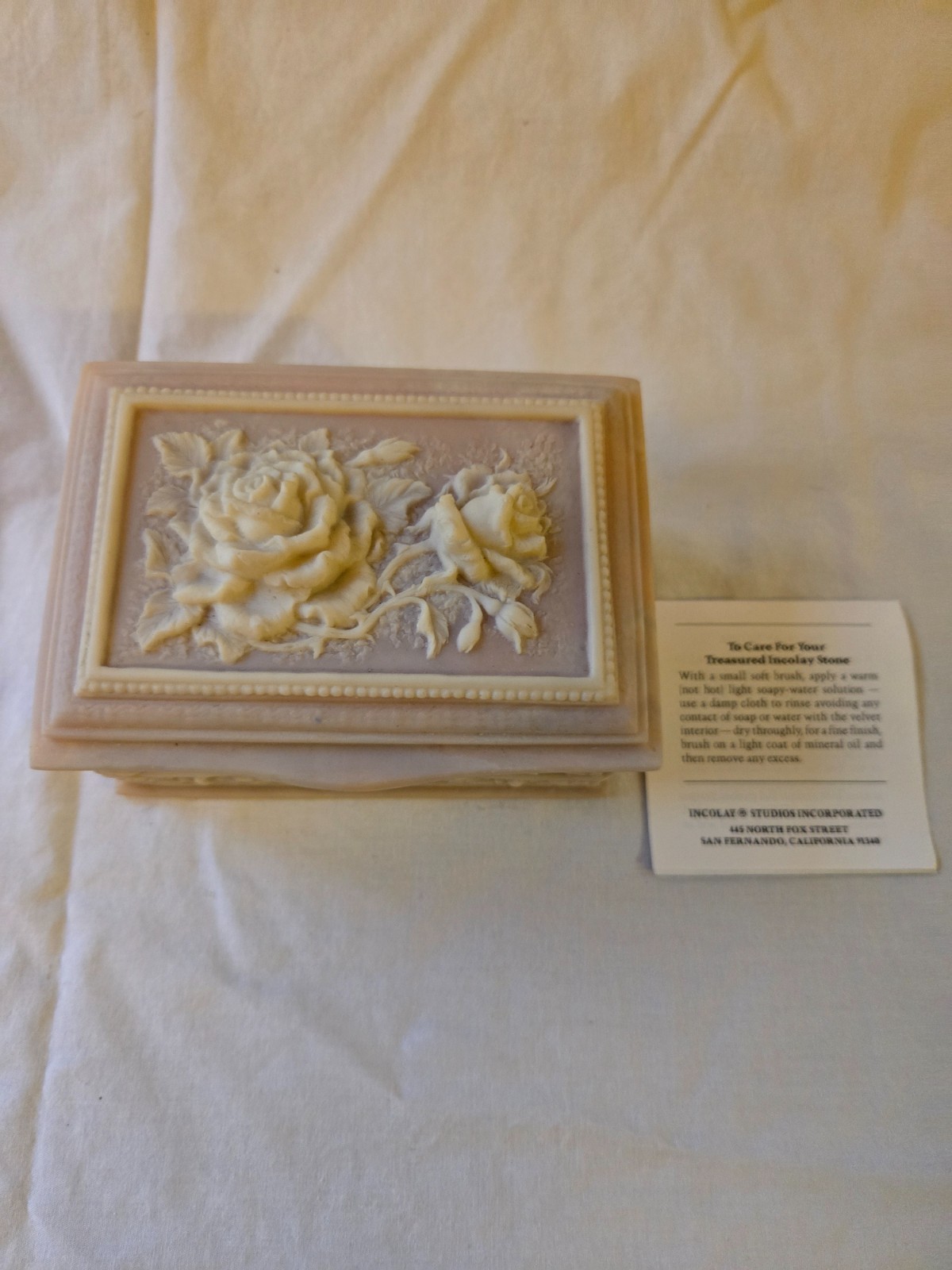 VINTAGE GENUINE INCOLAY SONE BOX