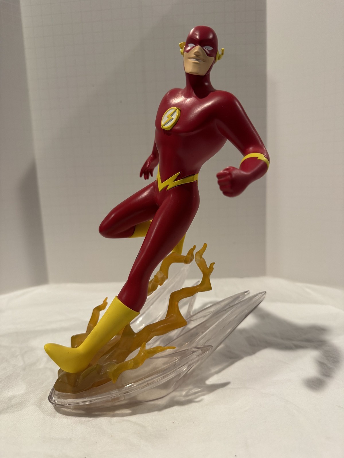 DC Comics Justice League Animated Flash statue Diamond Select Toys Gallery
