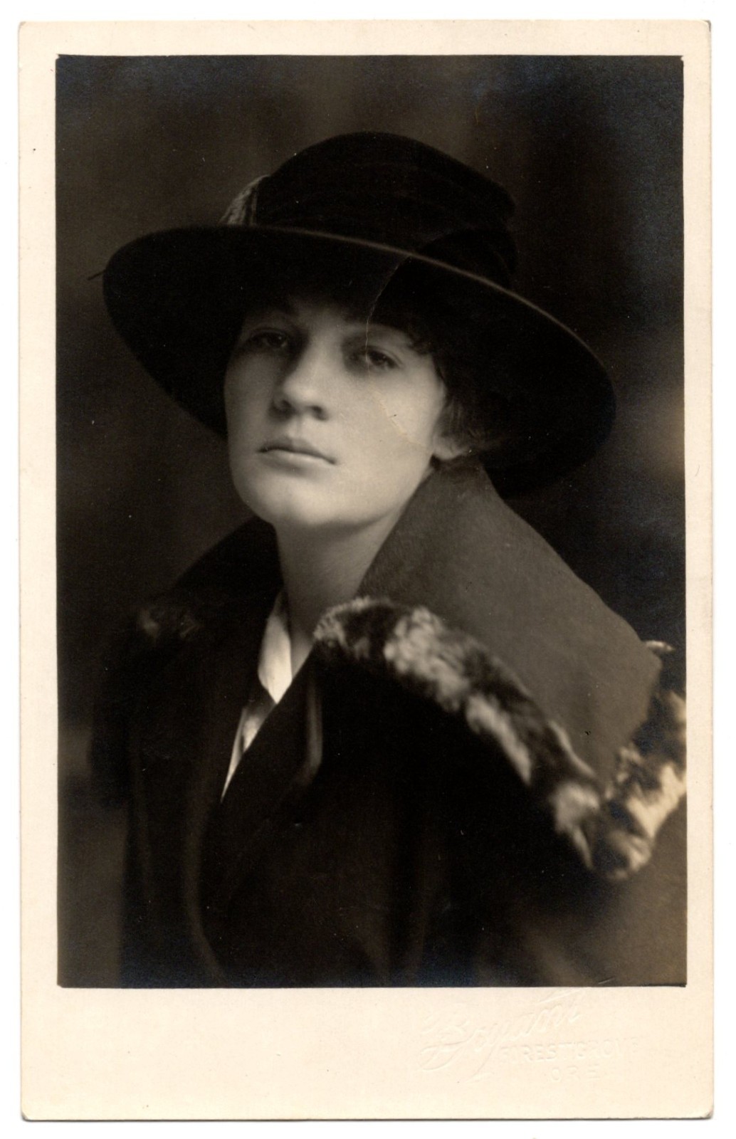RPPC Portrait of a Beautiful Edwardian Woman 