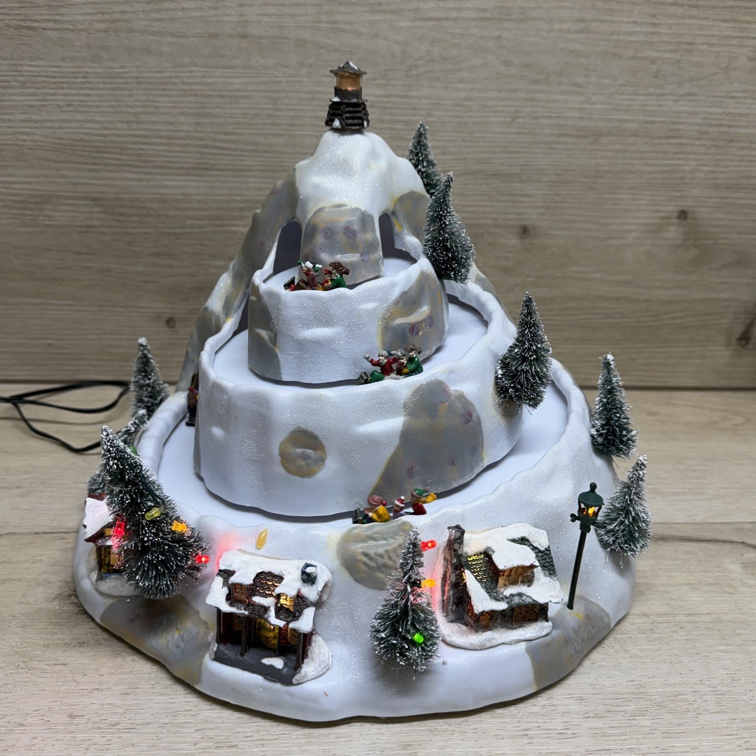 Mr. Christmas Winter Wonderland Holiday Hill Animated Musical Lighted Village