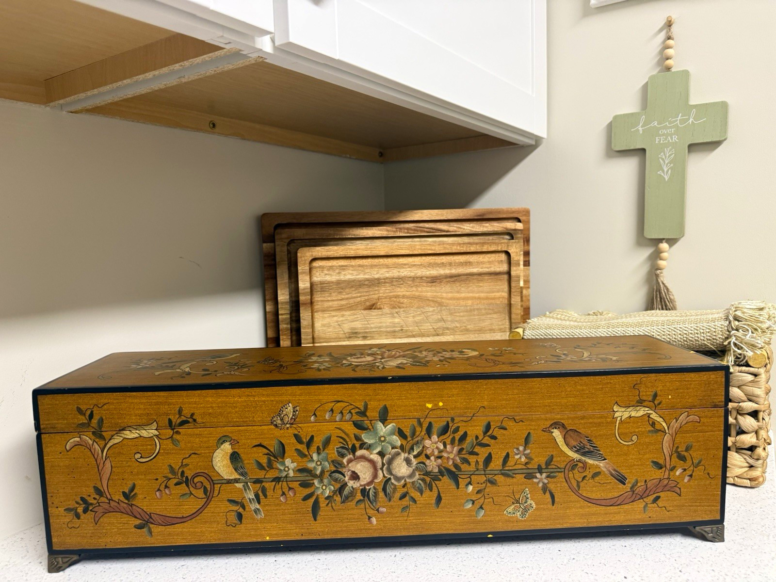 Vintage Chelsea House Hand Painted Wooden Keepsake Box Chest #2059