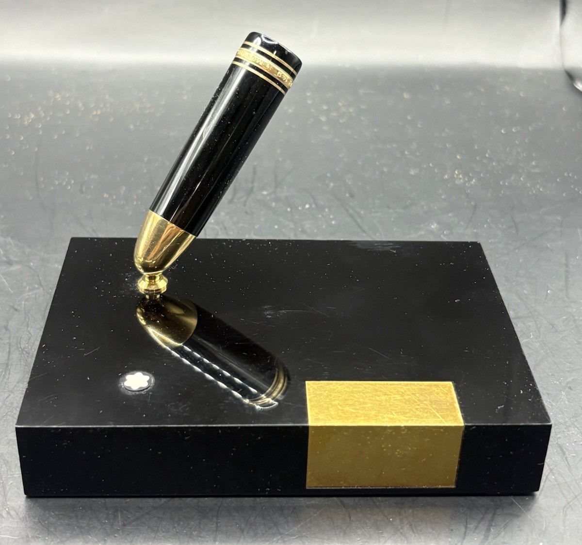 1980\'s MONTBLANC Pen Stand for 146 Fountain Pen BLACK & GOLD Mont Blanc