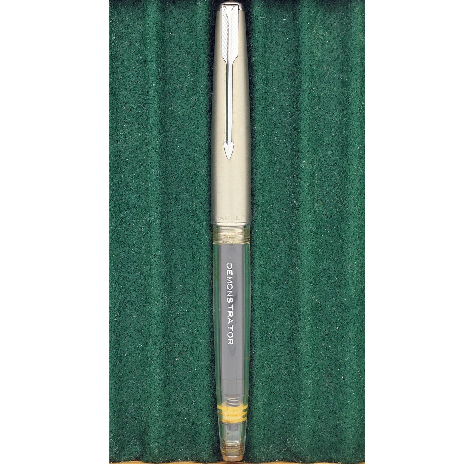 SCARCE 1957 PARKER 61 DEMONSTRATOR FACTORY ORIGINAL FOUNTAIN PEN NEAR MINT