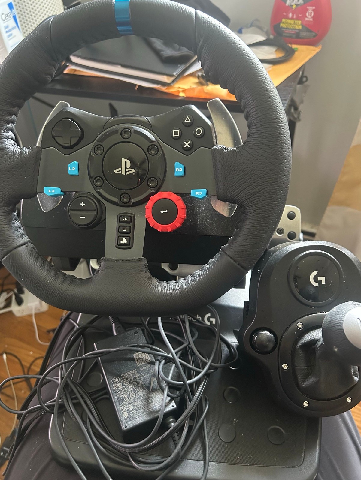 Logitech G29 Gaming Wheel for Playstation bundle with Driving Force Shifter