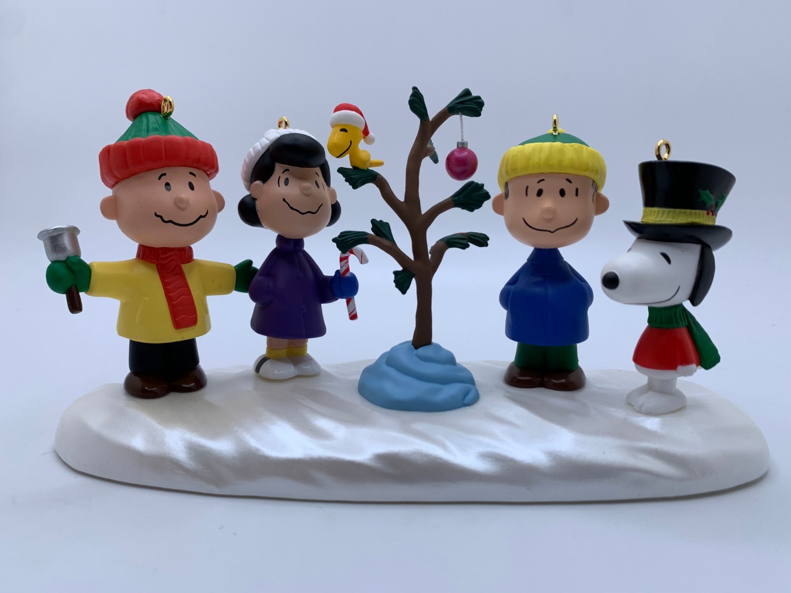 Hallmark Peanuts Vintage Snow Scene Tabletop Display, 30th Anniversary, 1995