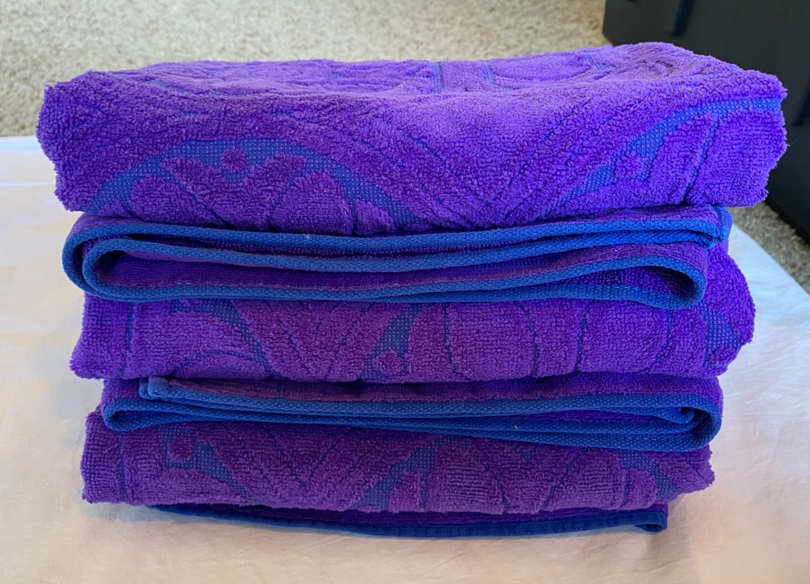 Vintage Set of 3 JC Penney Bath Towels Sculpted Purple Blue MCM