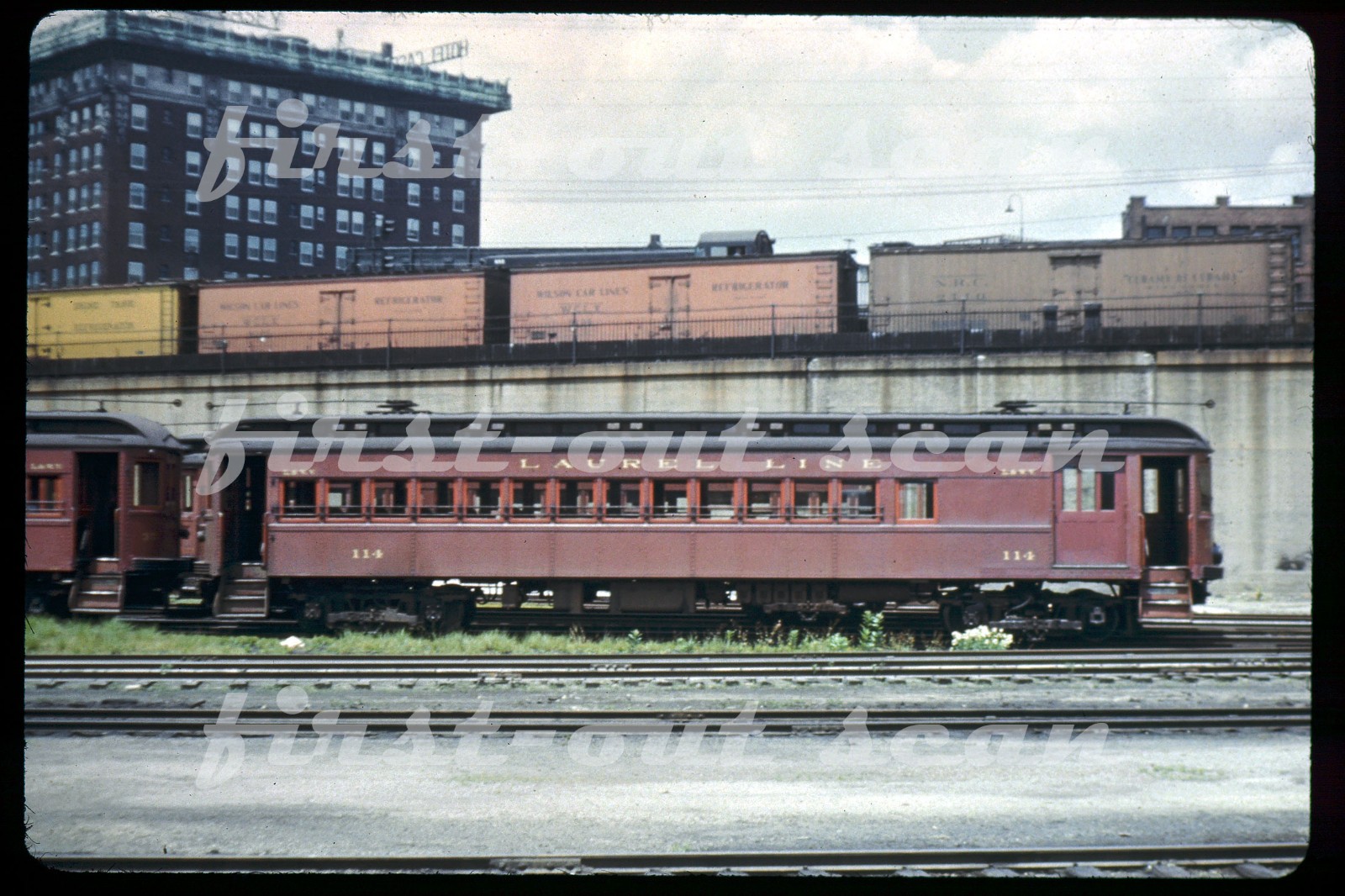R DUPLICATE SLIDE - Laurel Lines 114 Trolley Electric Scene Scranton PA