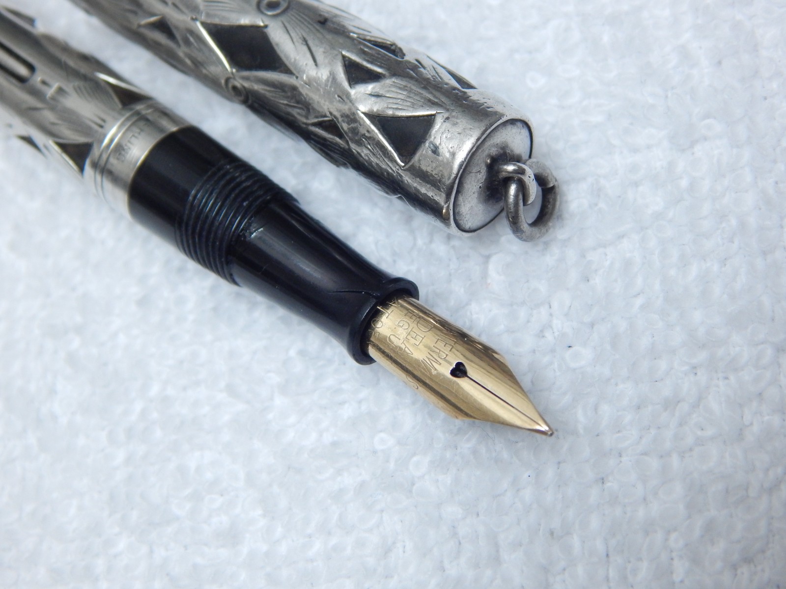 LOT# 422R. VINTAGE WATERMAN  S 452 1/2 V STERLING SILVER FOUNTAIN PEN. FLEX NIB.