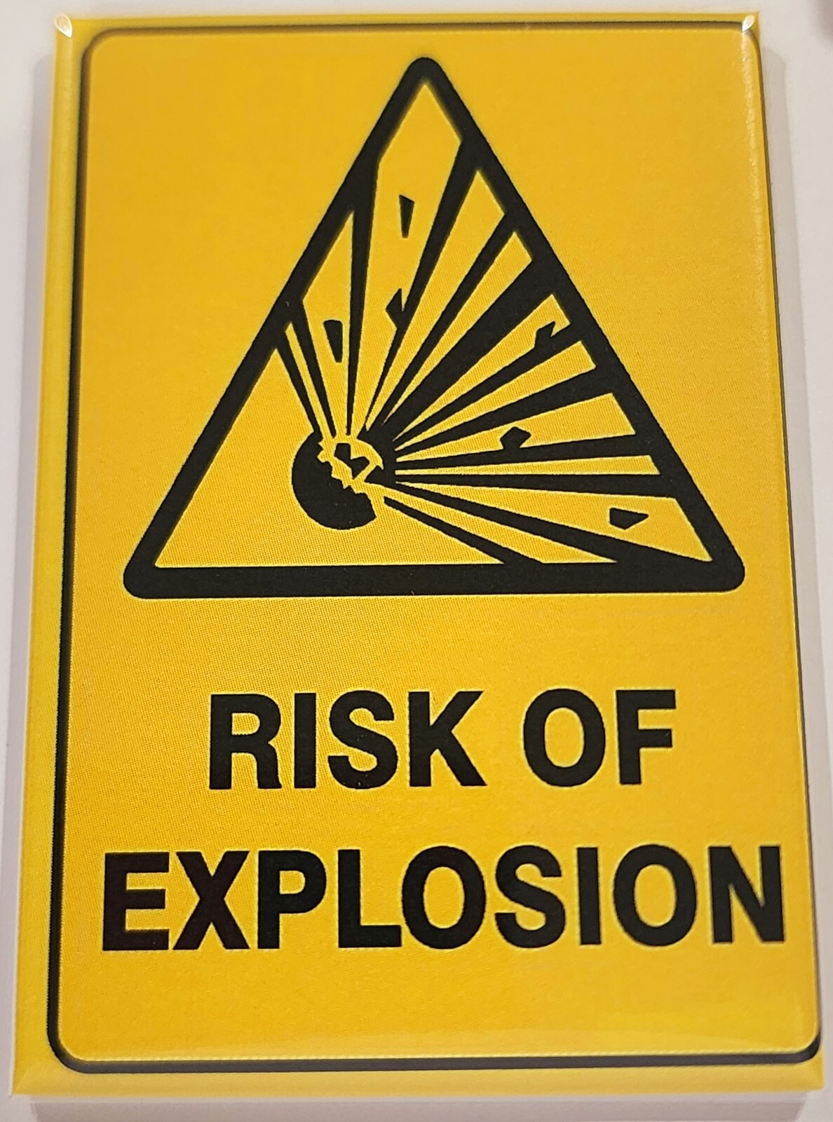 Warning Risk Of Explosion MAGNET 2