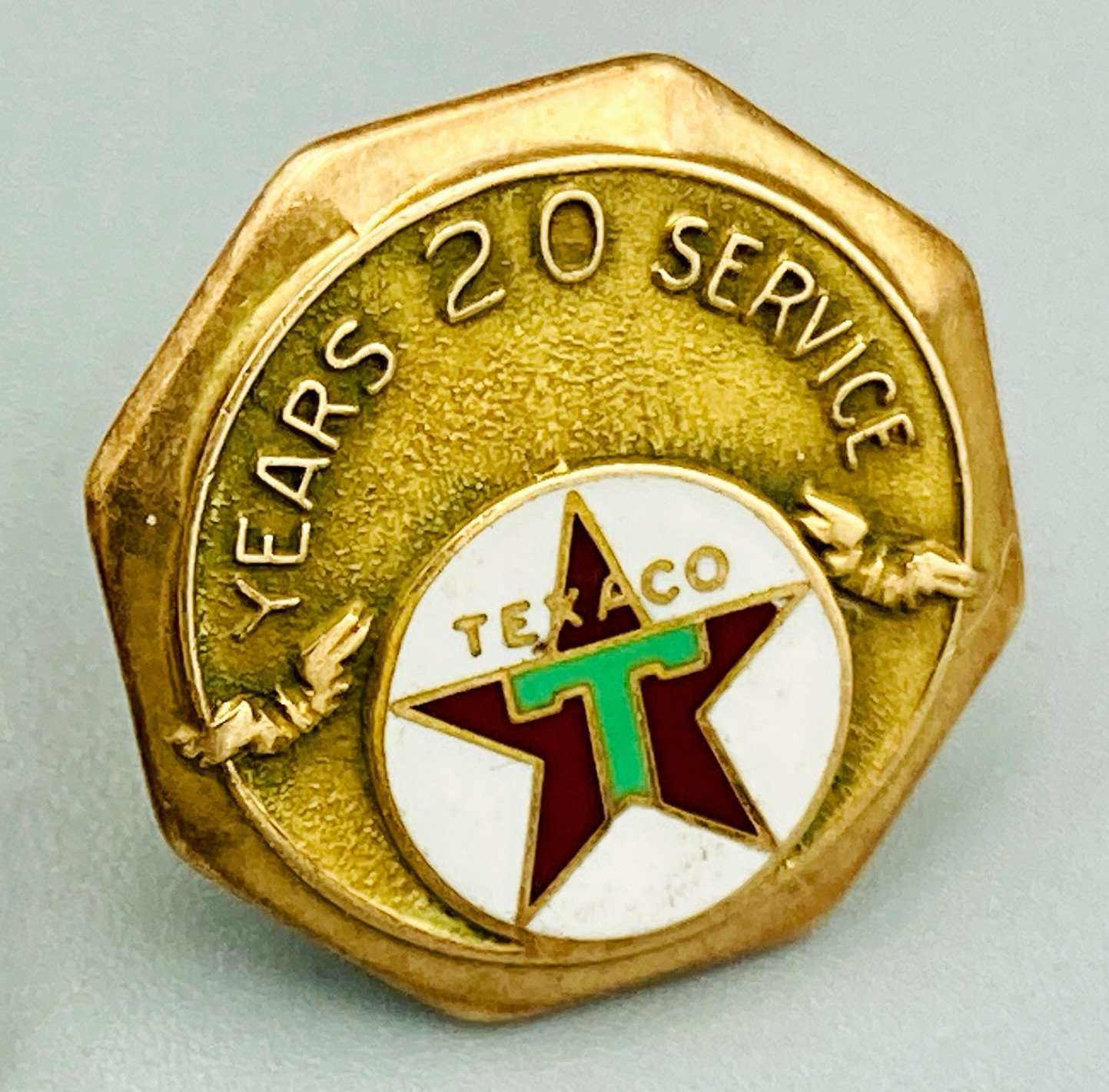 Vintage Texaco 20 Year Service Pin 14K Gold Enamel Robbins Screw Back Gas Oil
