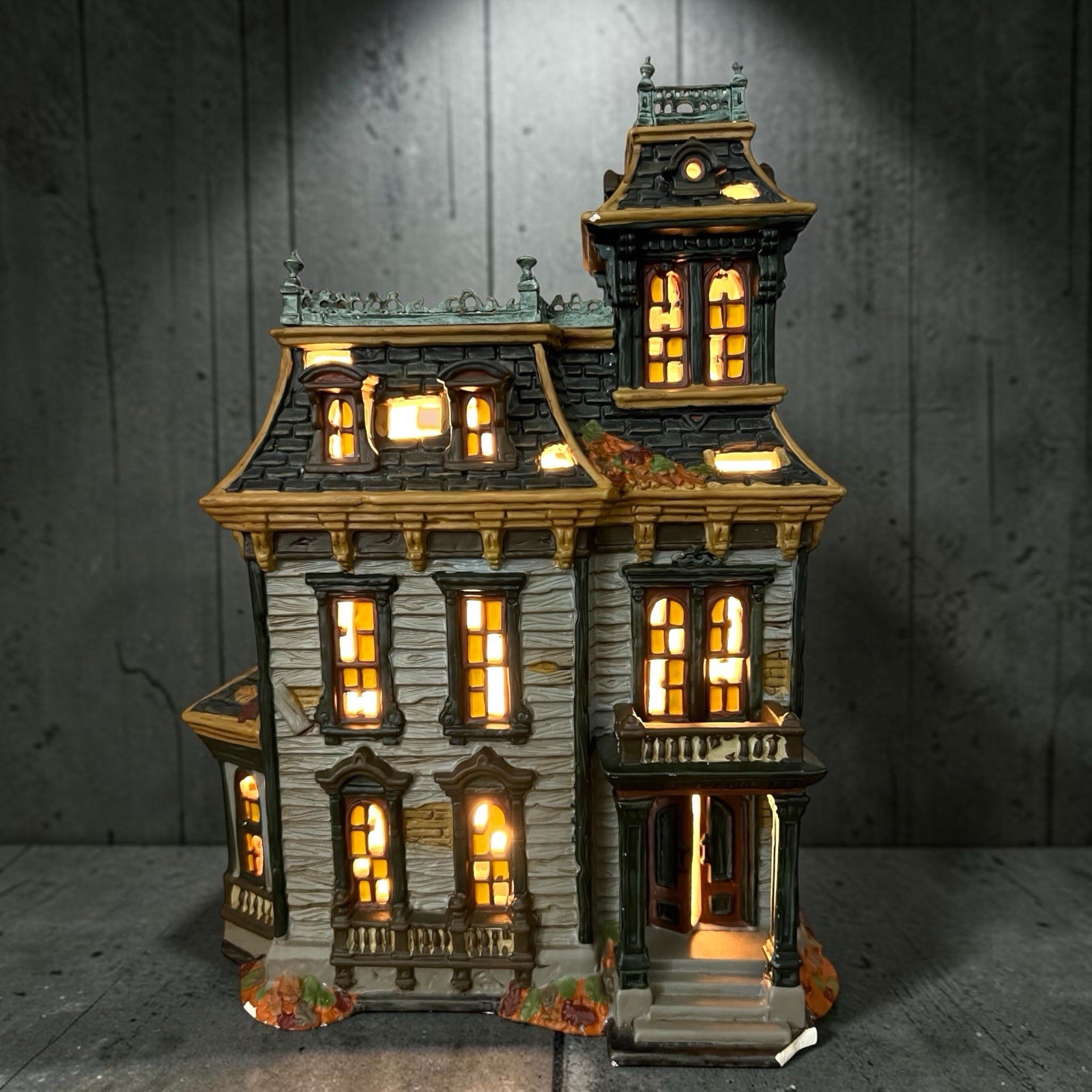 Dept. 56 Halloween Mordecai Mansion NO Light/Sound Unit Building ONLY (READ)