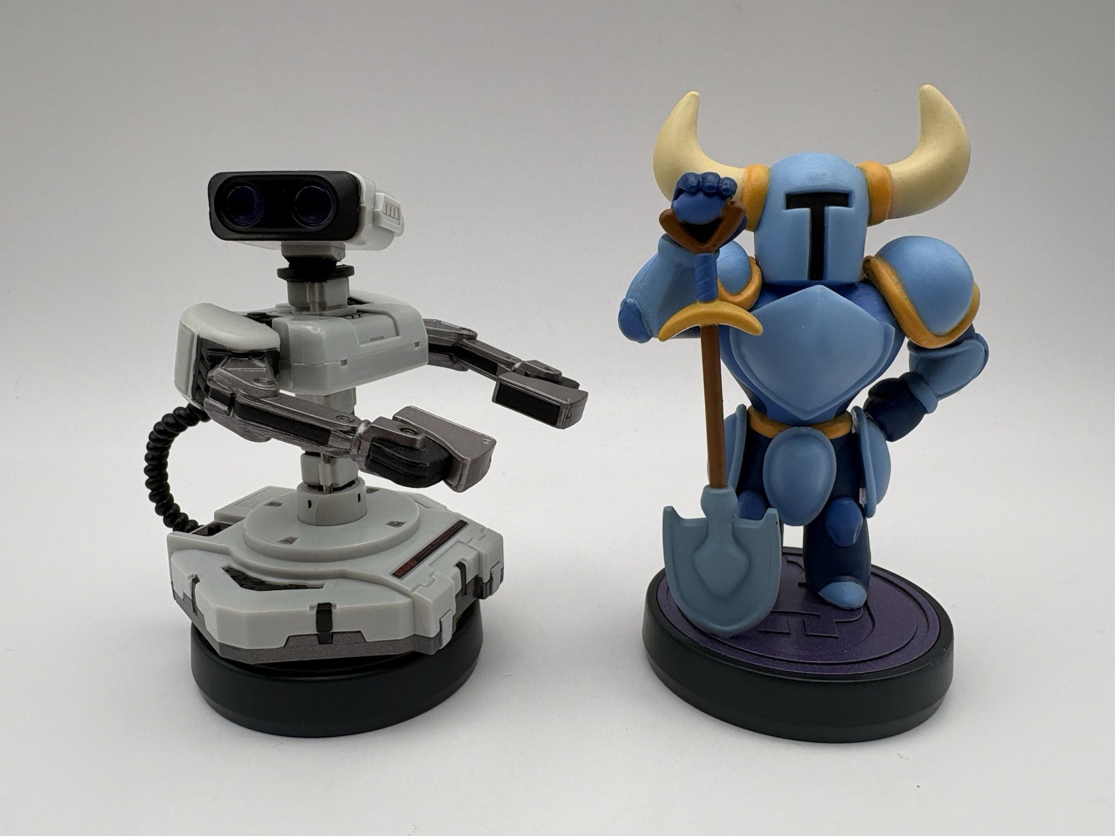 (Lot Of 2) - Nintendo Switch Amiibo - Shovel Knight & R.O.B