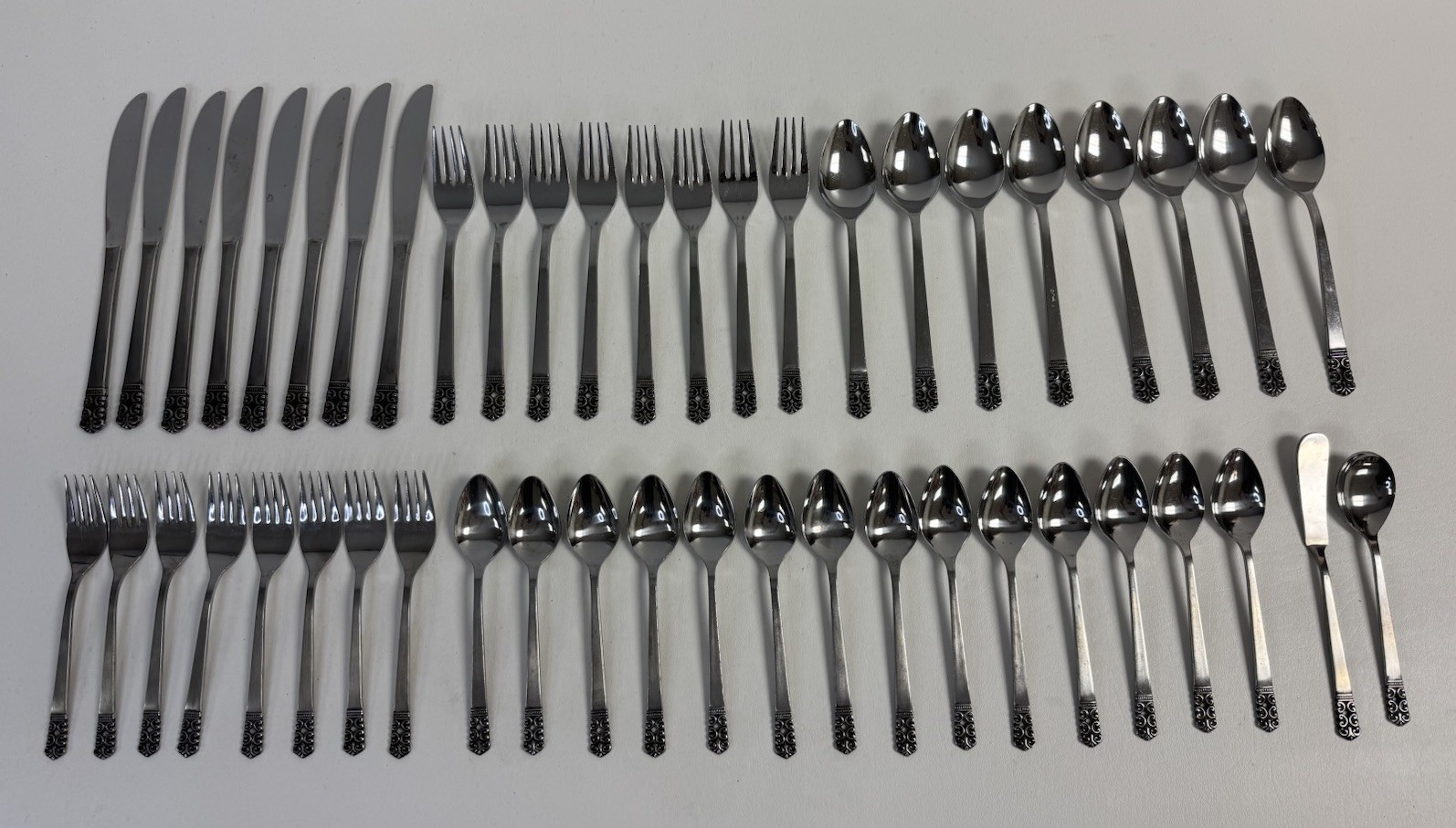 48 Pcs. Stainless Rogers Stanley Roberts Marquesa Scroll WM Dalton Serves 8