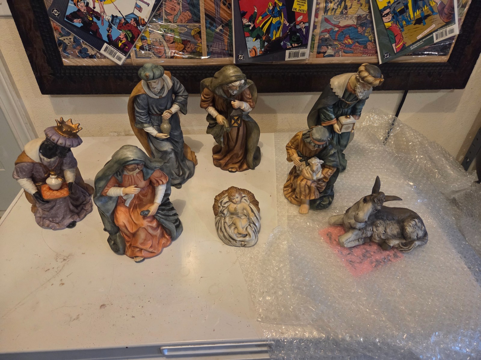 1999 Grandeur Noel 9-Piece Hand-Painted Porcelain Nativity Set missing 2 pieces